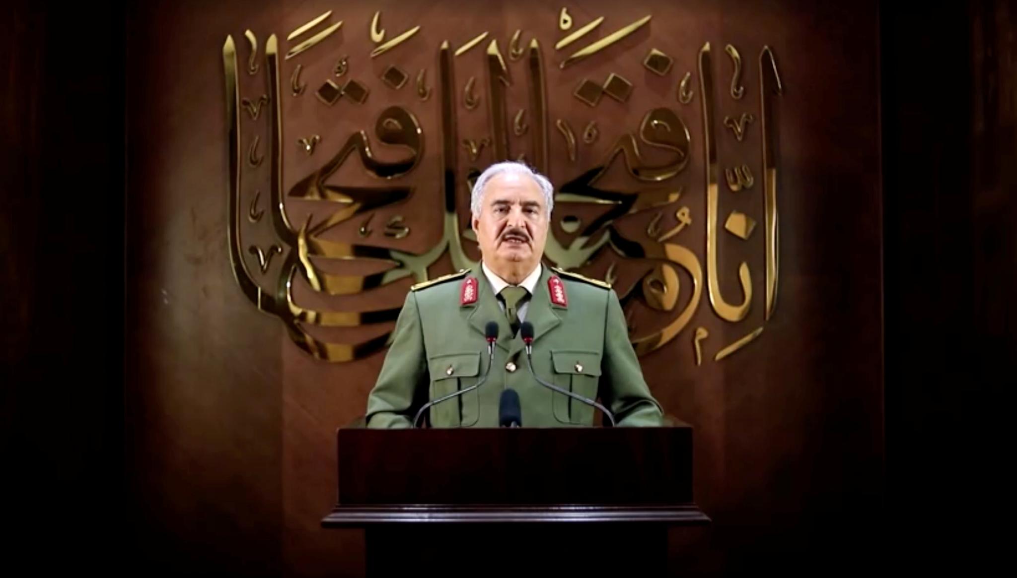 Opprørsgeneralen Khalifa Hafta er en blitt en sentral maktfaktor i det kaotiske Libya. 