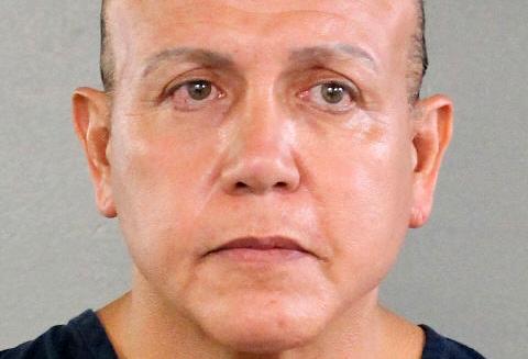 56 år gamle Cesar Sayoc Jr. ble fredag arrestert og siktet for å stå bak brevbombene, bekrefter amerikansk politi.