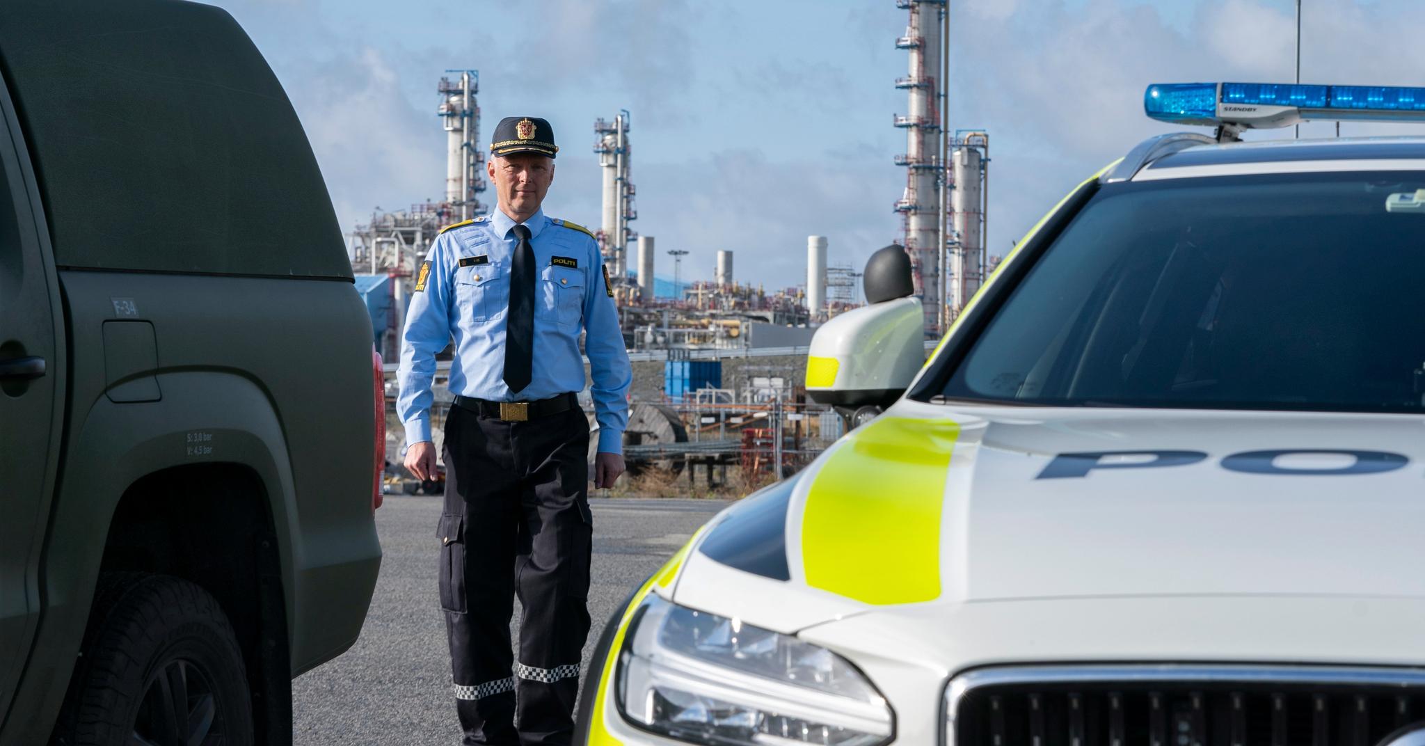 Politimester i Sør-Vest politidistrikt Hans Vik besøkte Equinors prosessanlegg på Kårstø mandag.