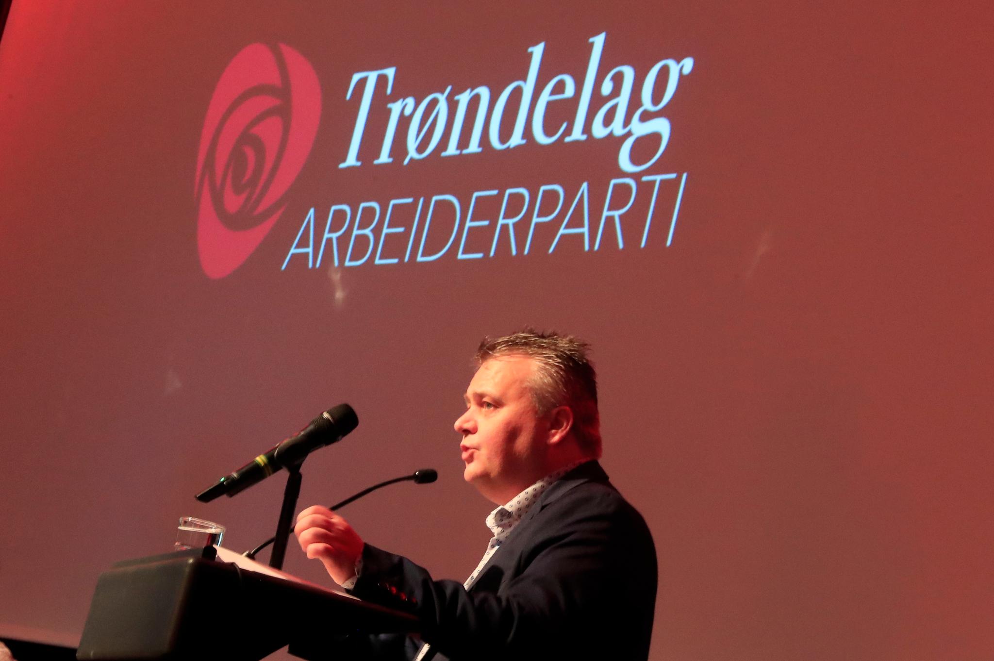 Fellesforbundets leder Jørn Eggum advarte lørdag fylkesårsmøtet i Trøndelag Ap mot vedtak om å redusere oljevirksomheten og tap av tusenvis arbeidsplasser. 