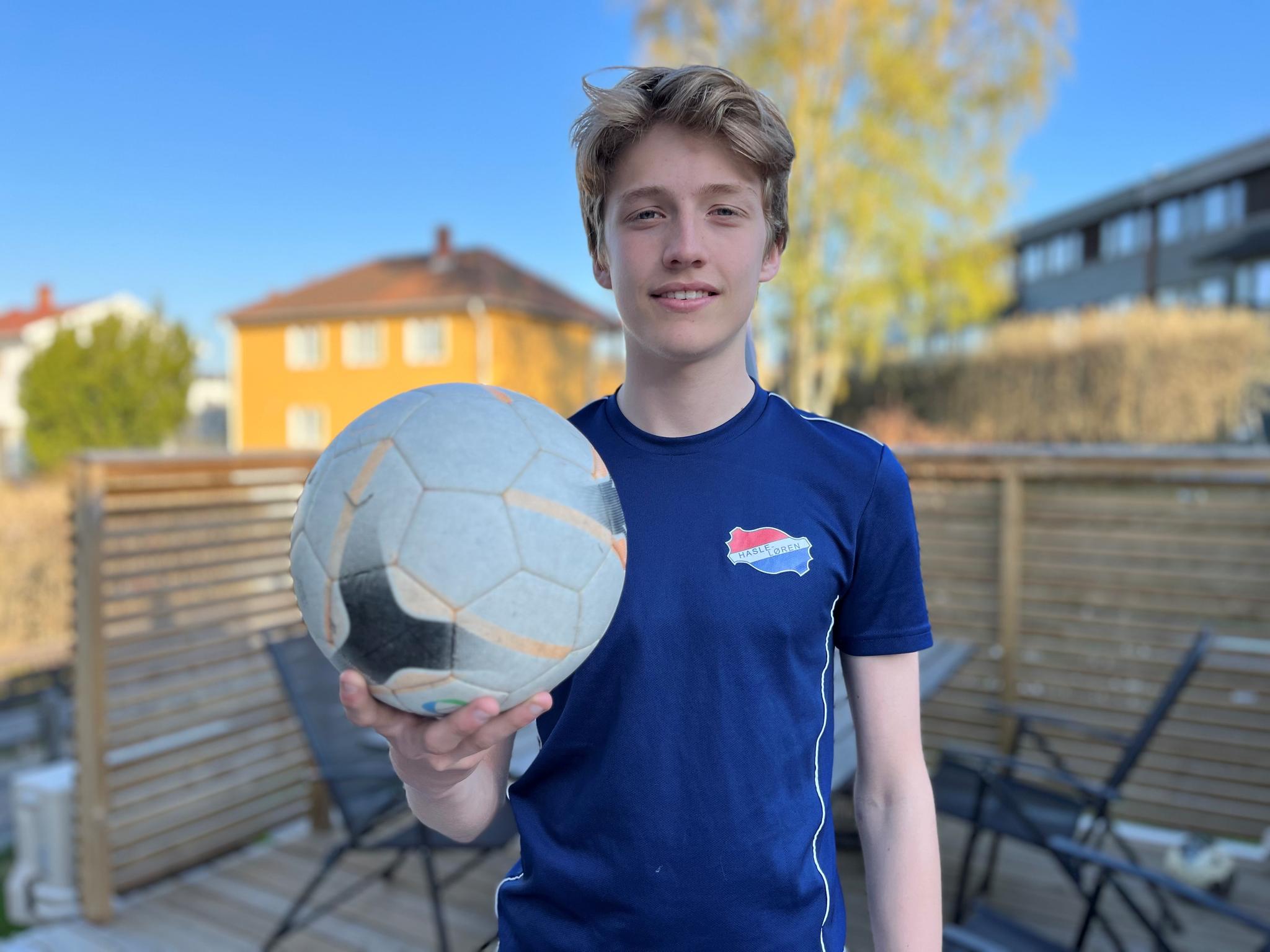 Kristian Kvam (15) spiller på Hasle-Løren fotball G2007.