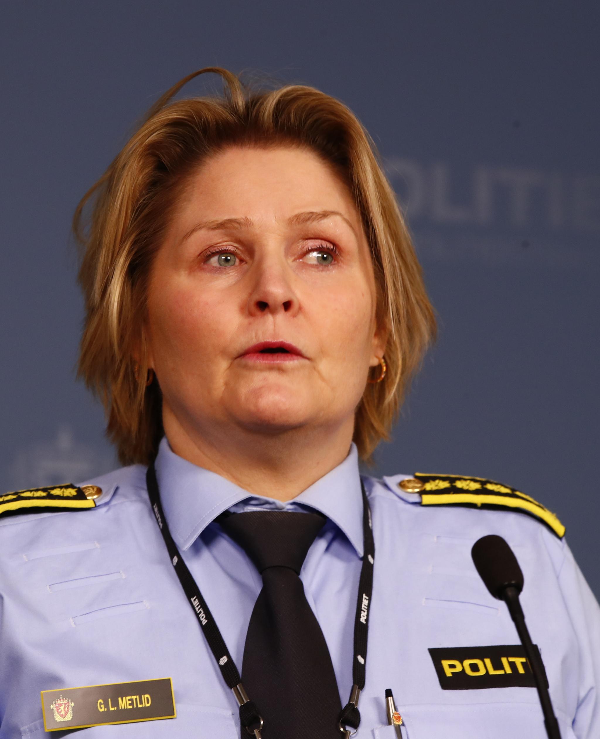 Politiinspektør Grete Lien Metlid under lørdagens pressekonferanse.
