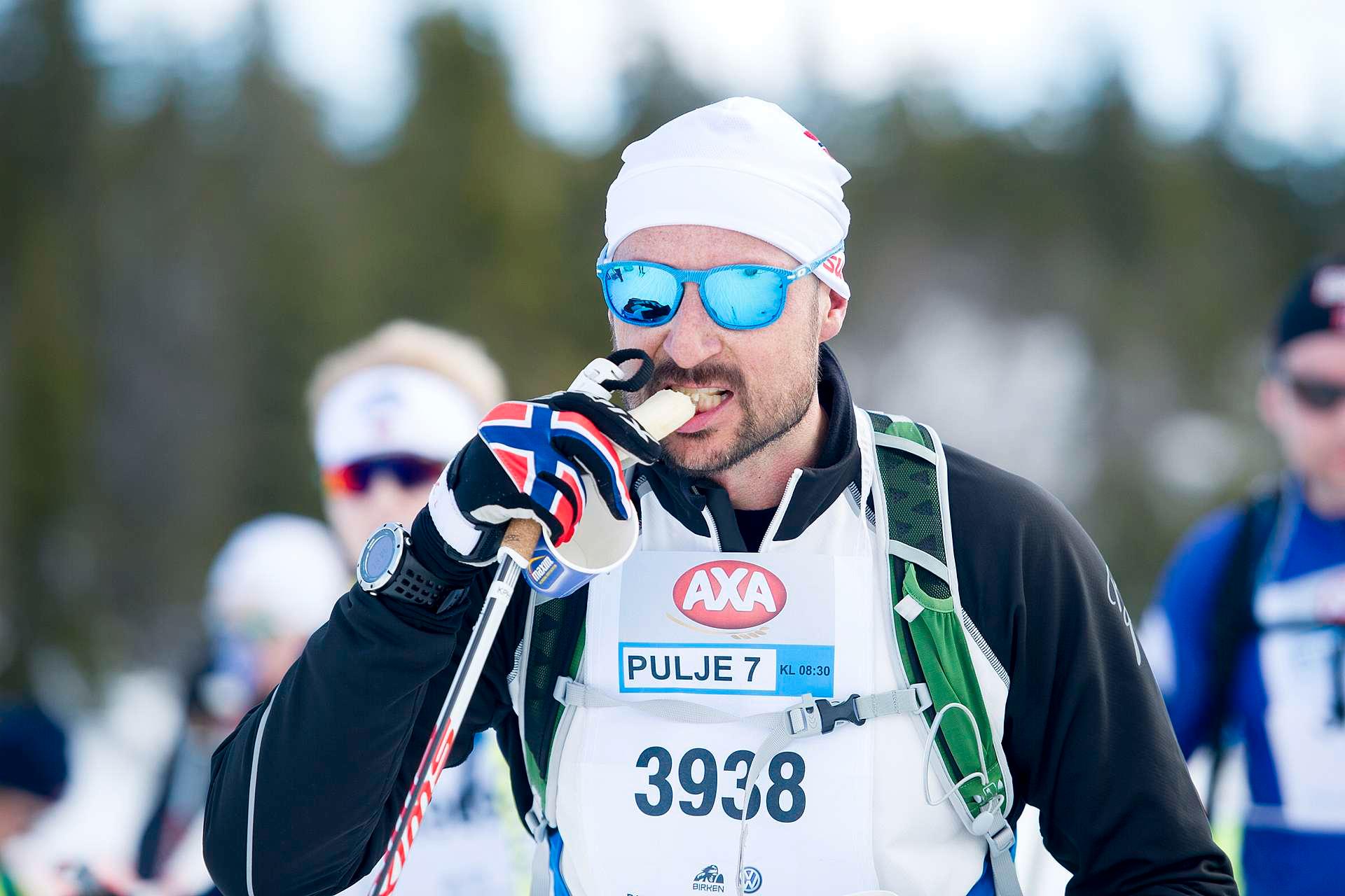 Kronprins Haakon deltok i årets Birkebeinerrenn og gikk på rett over fire timer.
