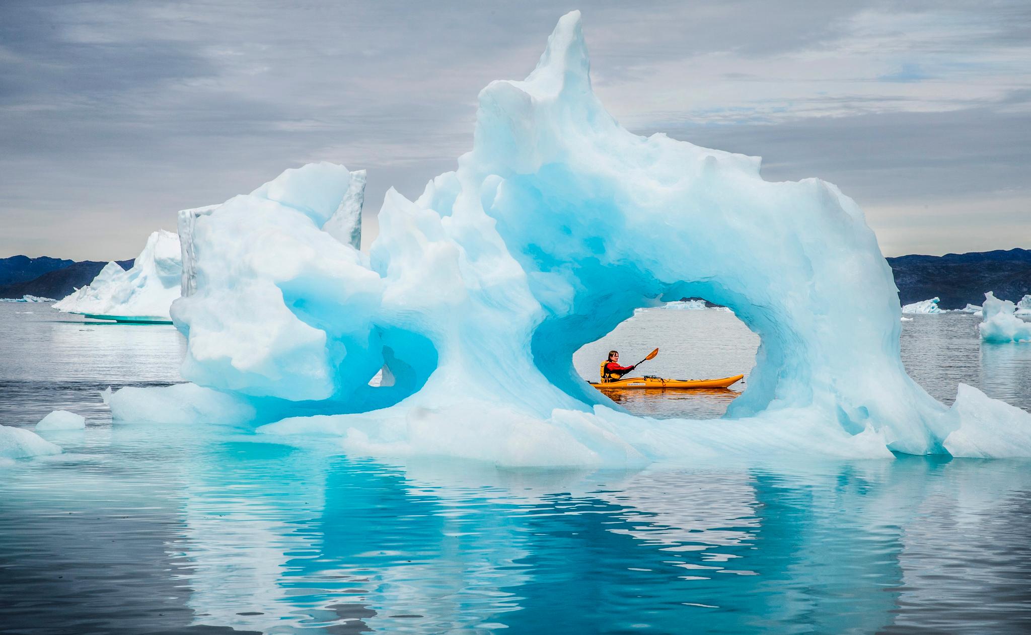 Jimmy Hymøller er guide for turister som ønsker en spektakulær kajakktur blant isfjell på Grønland.