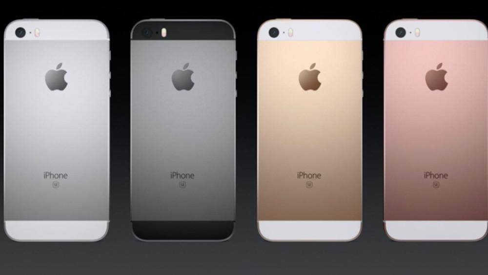 FARGER: Iphone SE fåes i fire farger.