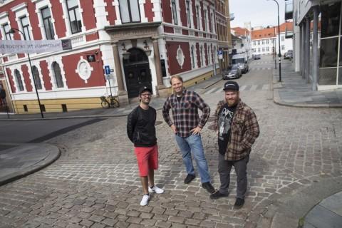 Gunnar Ellingsen (fra venstre), Helge Andre Hafstad og Mike Murphy planlegger ny bar med matservering i de gamle Nero-lokalene.