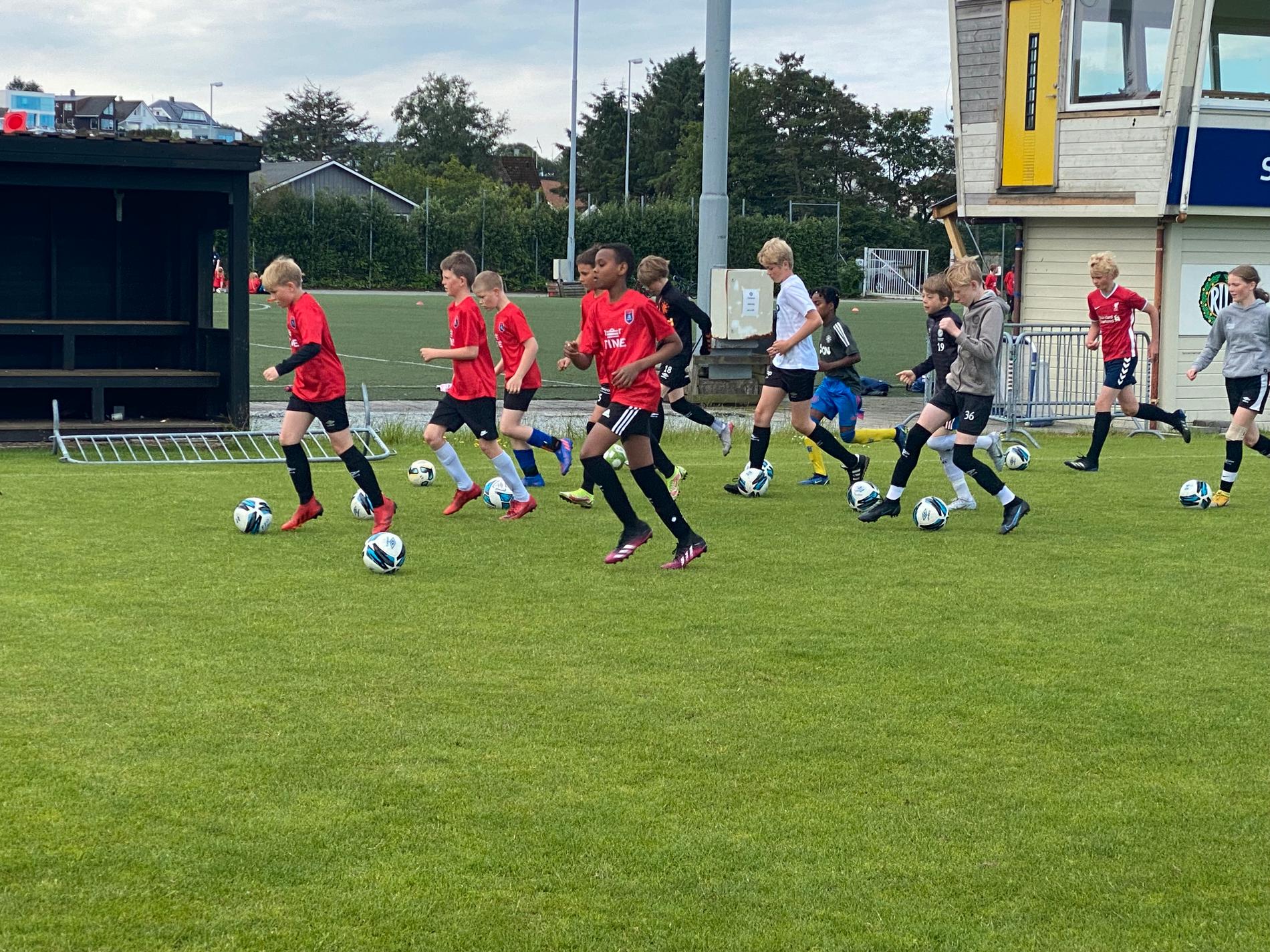 Fotballskole samler mange barn og unge i Randaberg hver eneste sommer. 