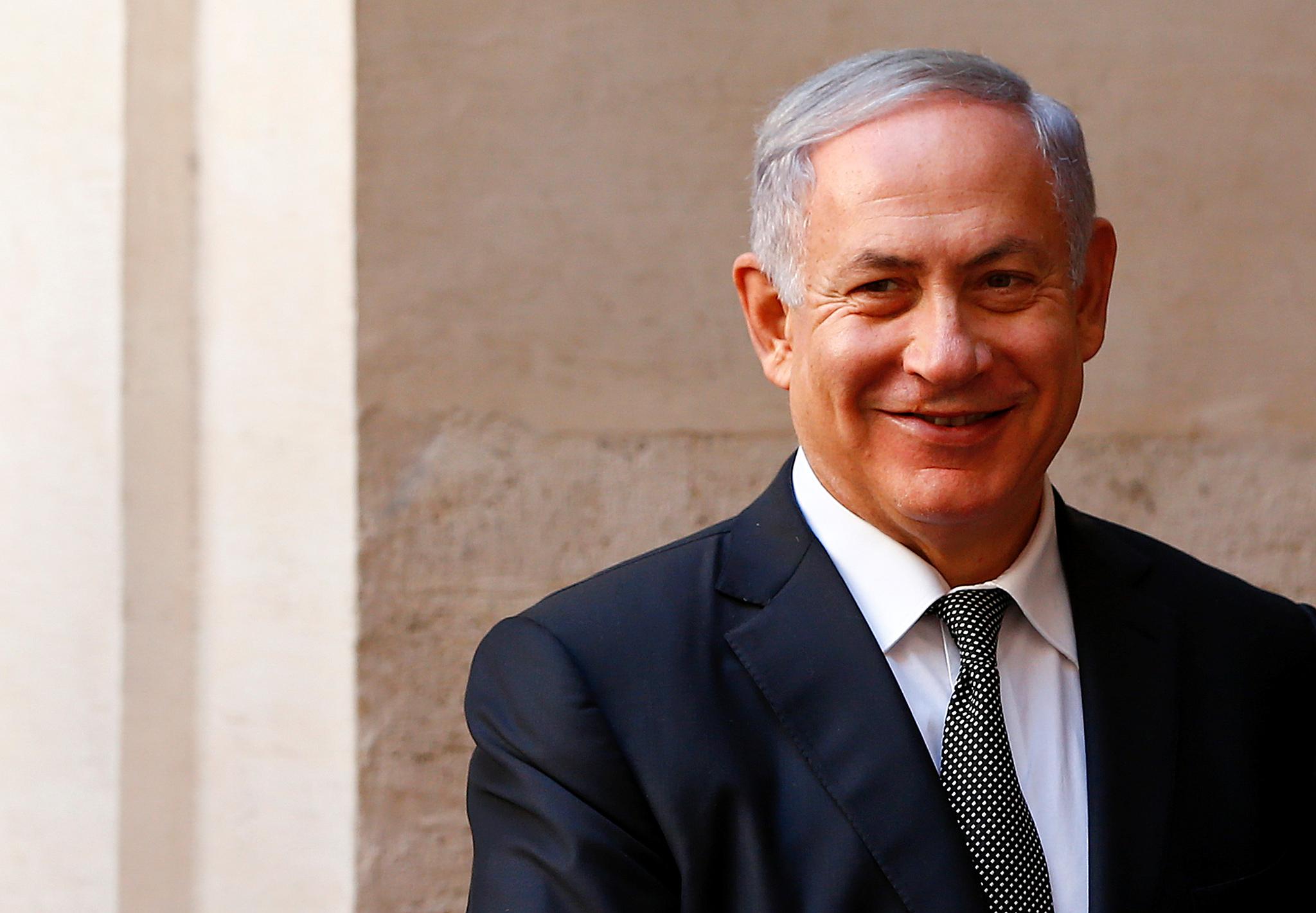 Israels statsminister Benjamin Netanyahu er storfornøyd etter å ha inngått forsoningsavtale med Tyrkia. Foto: Tony Gentile / Reuters / NTB scanpix