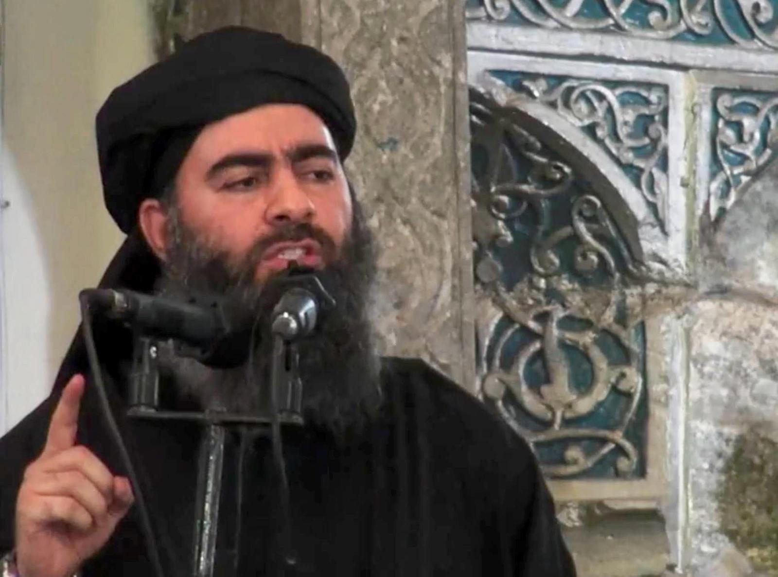 Abu Bakr al-Baghdadi under talen i en moské i Mosul tidligere i år da han erklærte seg selv som kalif i Den islamske staten (IS).
