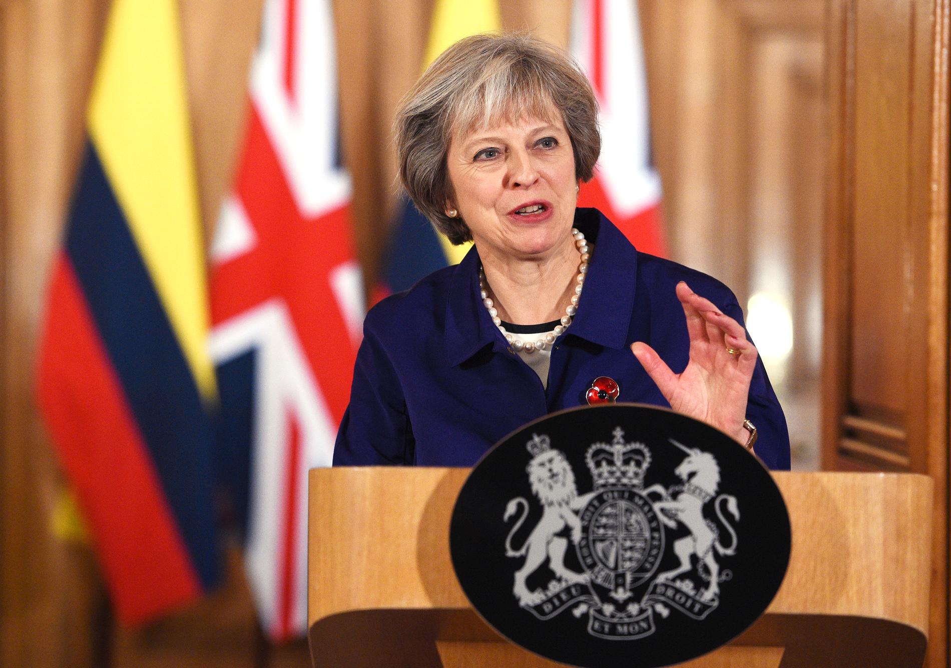 HINDRES: Storbritannias statsminister Theresa May møter hindringer i brexit-prosessen.