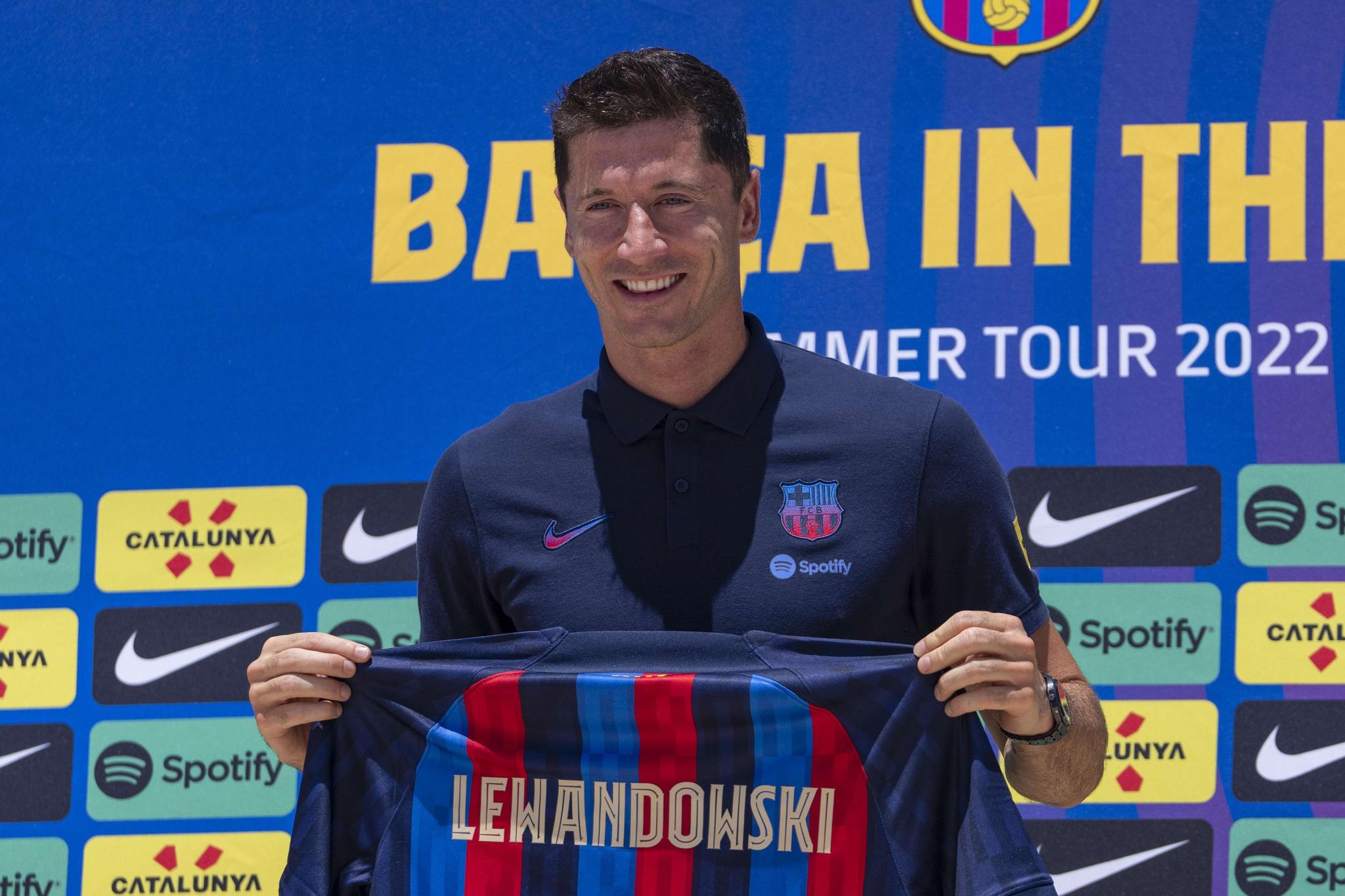STORKJØP: Robert Lewandowski ble 19. juli klar for Barcelona. Han er en av flere stjernesigneringer denne sommeren. 