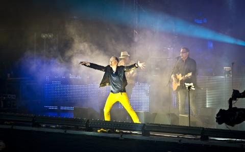 Påskekylling-gule bukser under Mods-konserten på Viking stadion i 2012.
