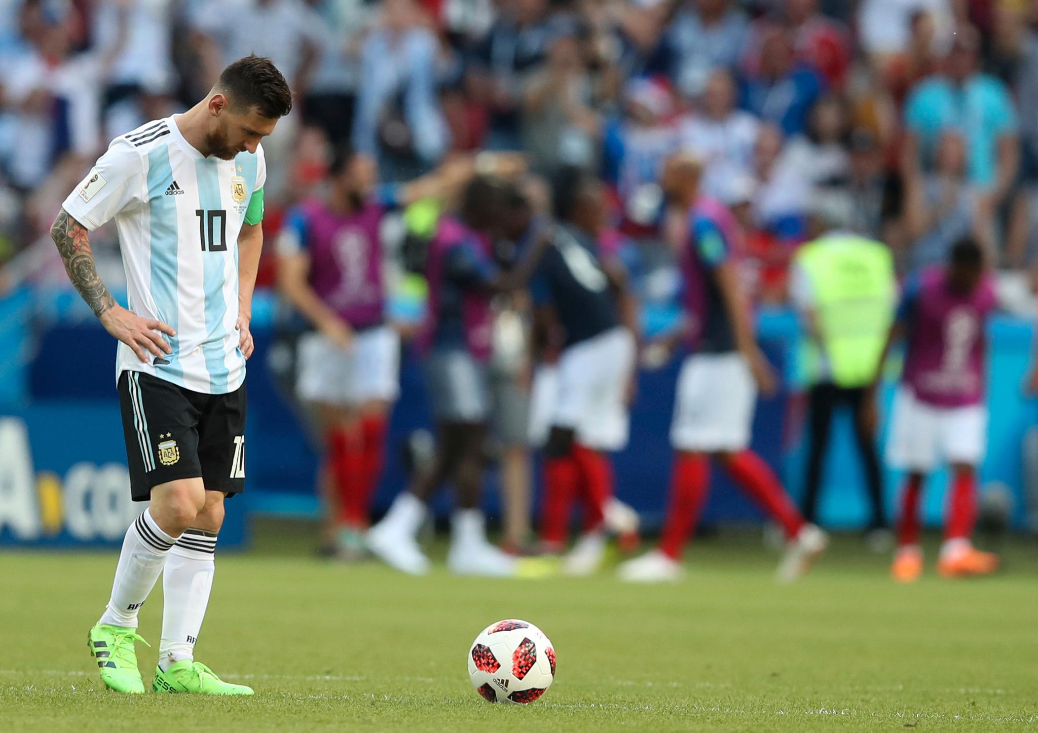 Lionel Messi og Argentina røk ut i åttedelsfinalen mot Frankrike i fjorårets VM.