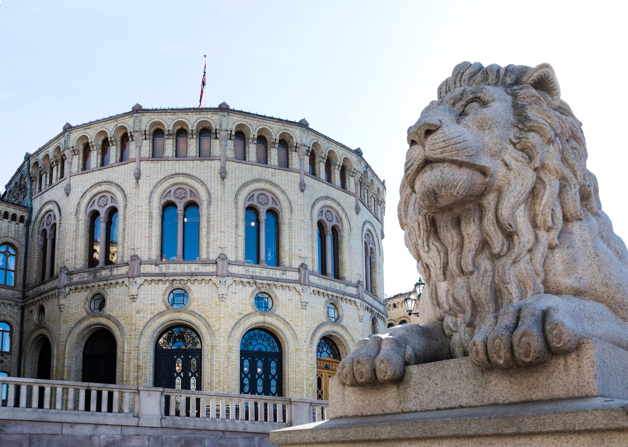 Stortingsbygningen ble innviet 5. mars 1866. Svenske Emil Langlet var arkitekt. 