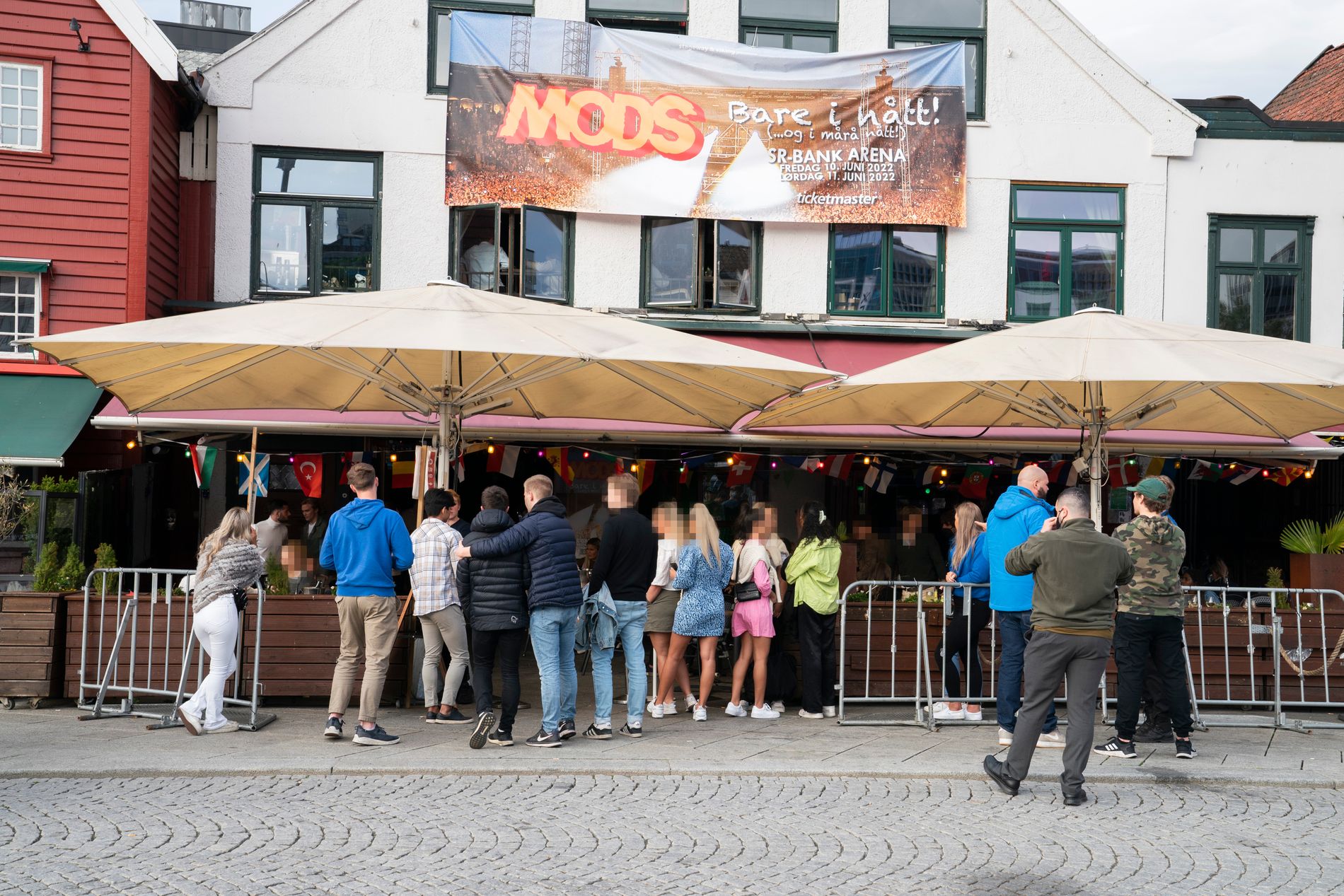 En ny helg venter i Stavanger, utestedene mener de har gjort sitt for å være forberedt. Her fra utsiden av Beverly og Sportscafeen på Skagenkaien onsdag kveld.