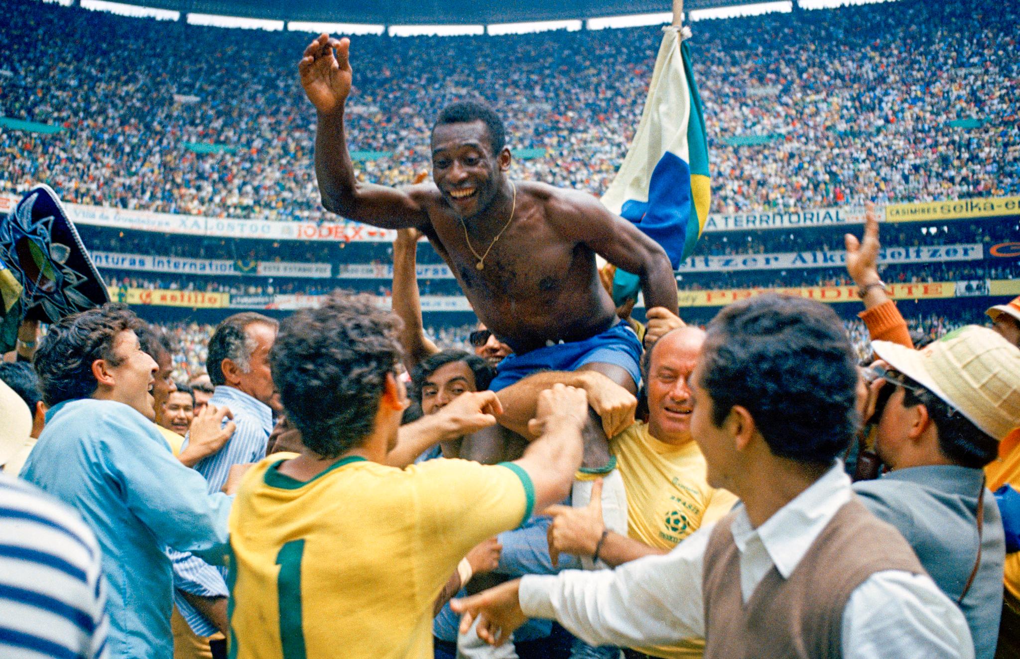 Pelé etter sitt tredje VM-gull i 1970.