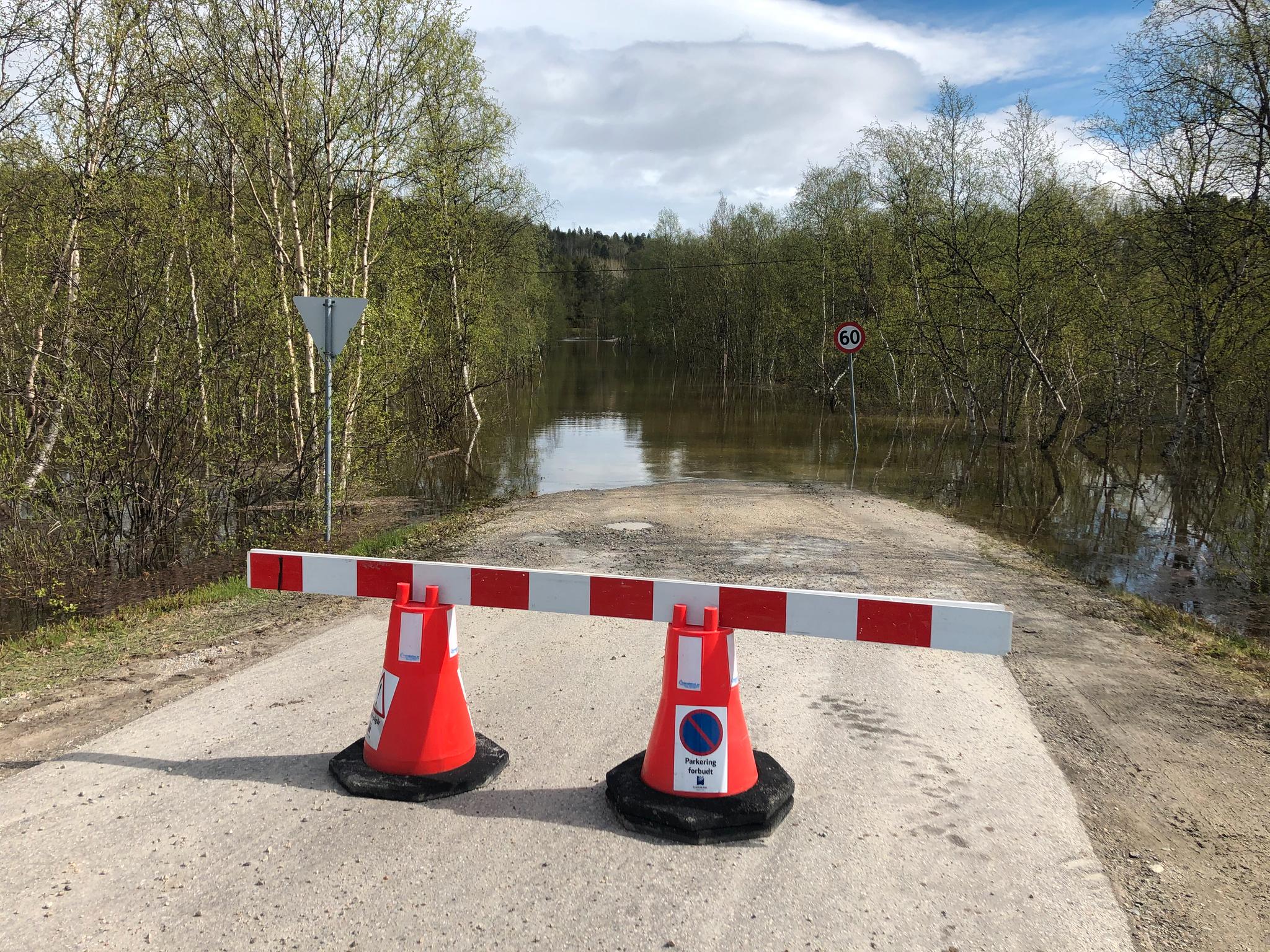 Veien til Gaggavann i Porsanger er stengt.