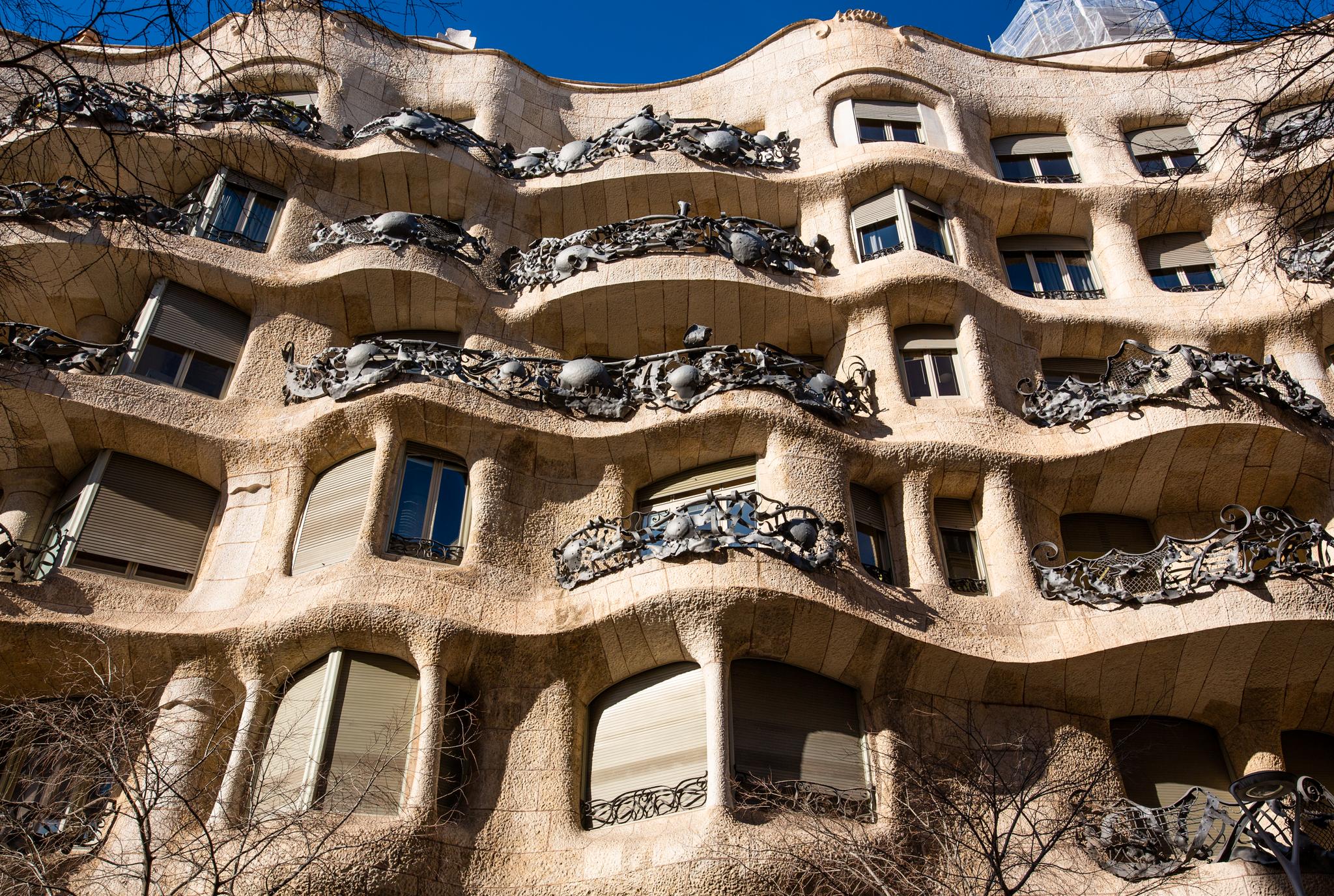 UNESCO-vernede La Pedrera-Casa Milà er bare ett av mange mesterverk i Barcelona signert stjernearkitekten Antoni Gaudí.