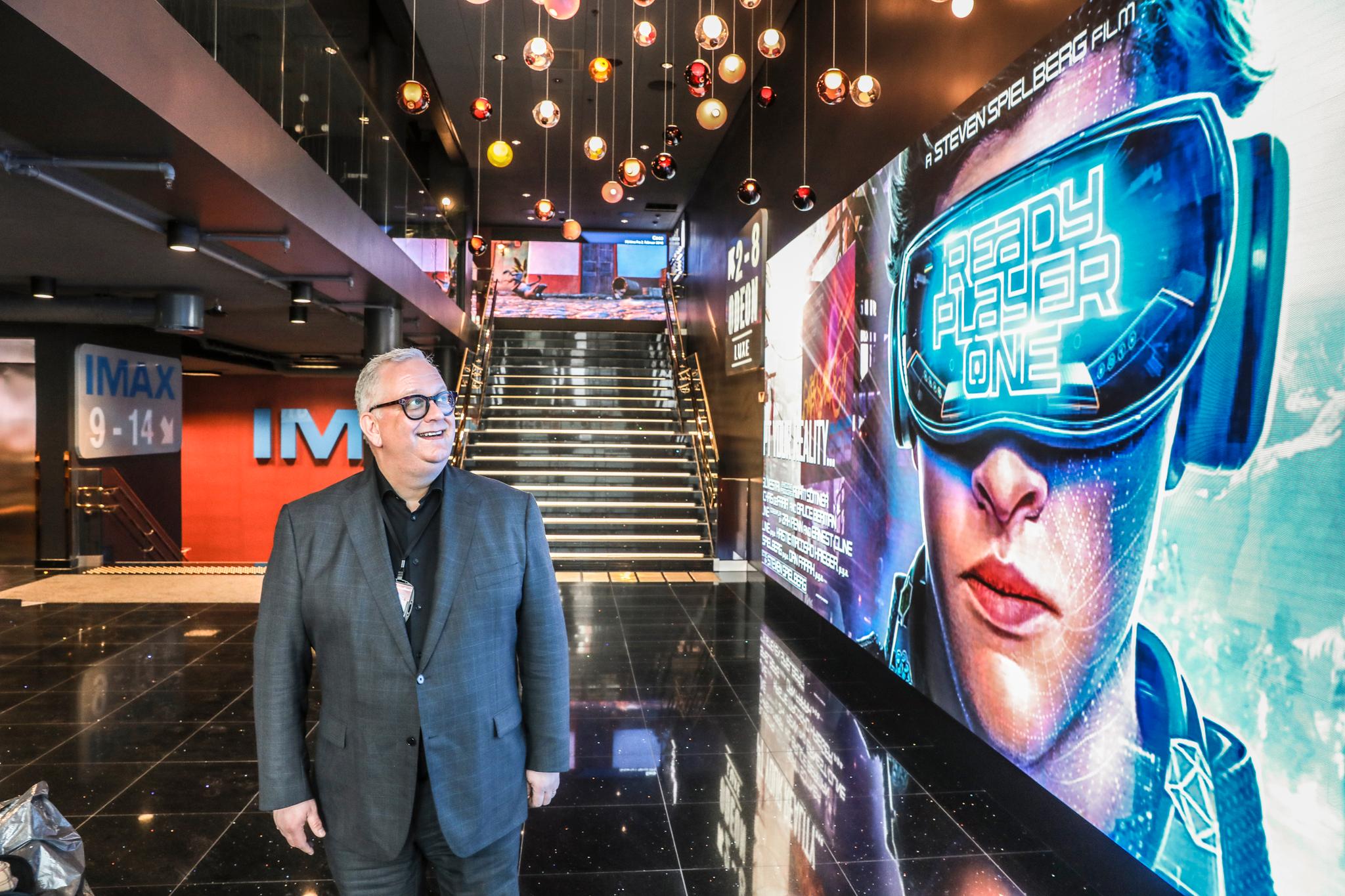 Odeon-sjef Ivar Halstvedt er svært fornøyd med at 120.000 kinogjengere har vært innom det nye kinosenteret på Storo siden åpningen.