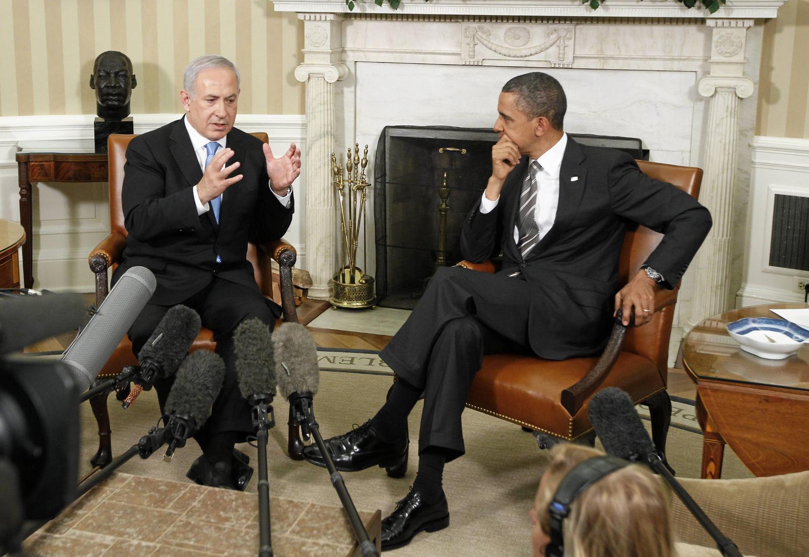 Mai 2011: Med TV-kameraene på holdt Netanyahu en syv minutters "forelesning" for Obama.