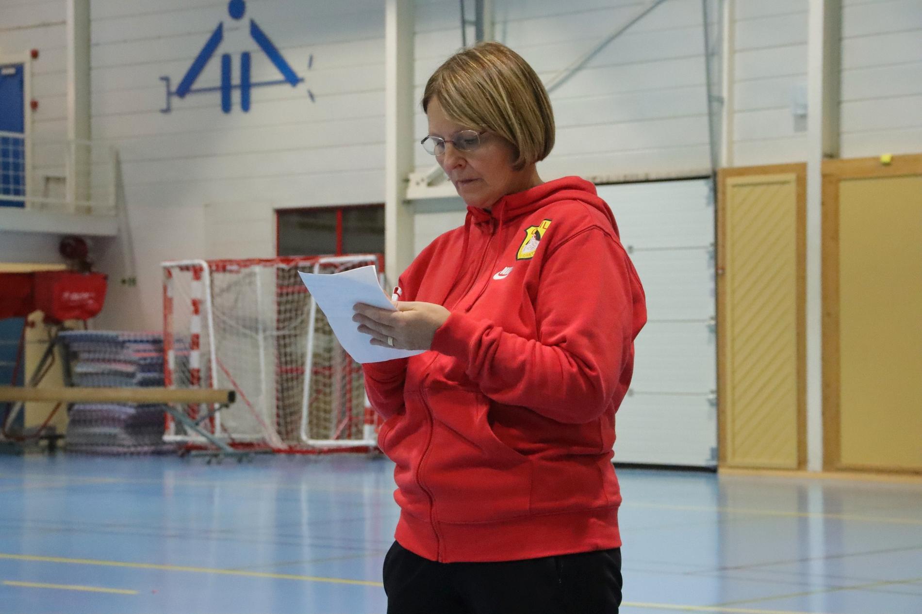 Hanne Steen er trener for Øksil-damene og gleder seg til kamp mot Randaberg. 
