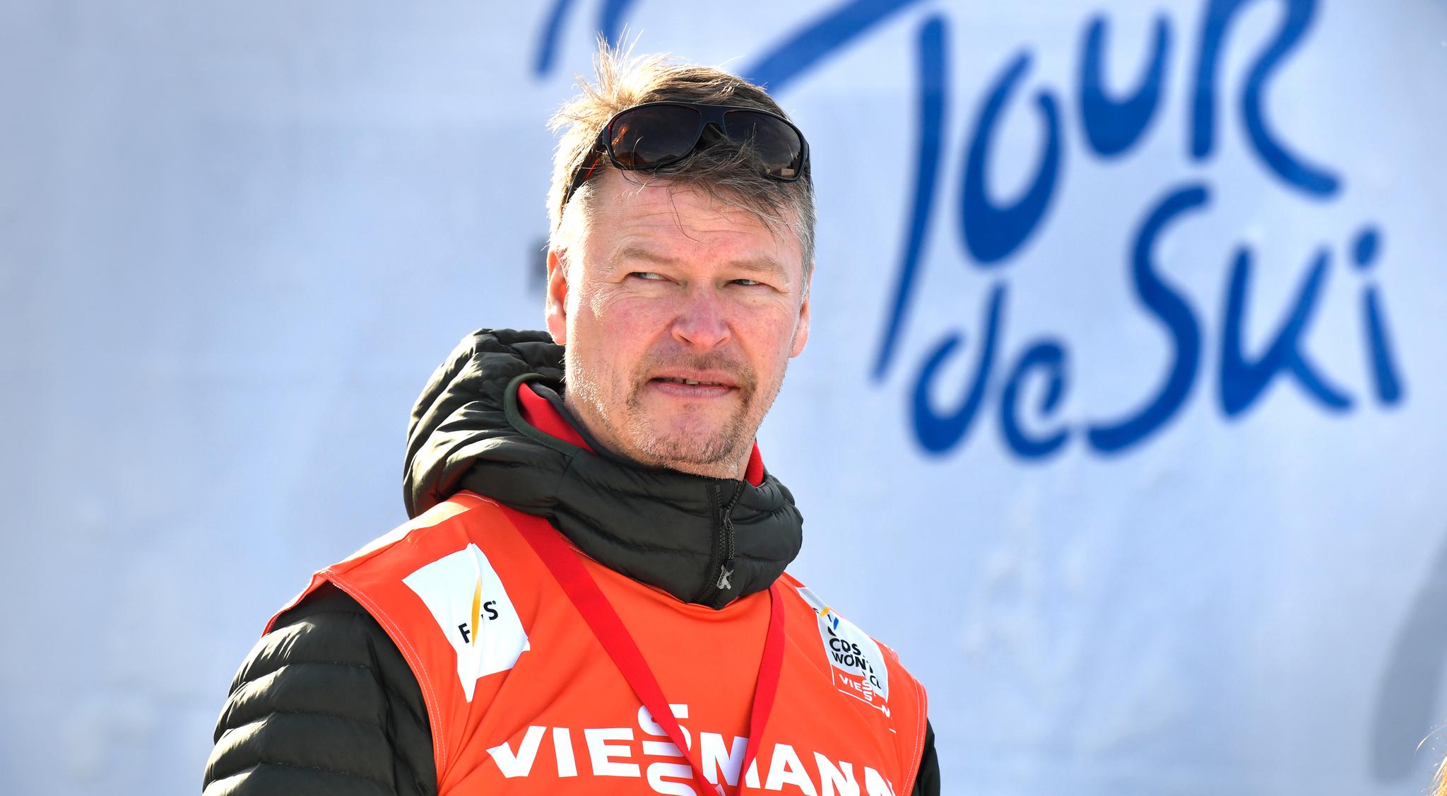 SVENSK JOURNALIST: Tomas Pettersson jobber i Expressen. Her under Tour de Ski i 2017. 