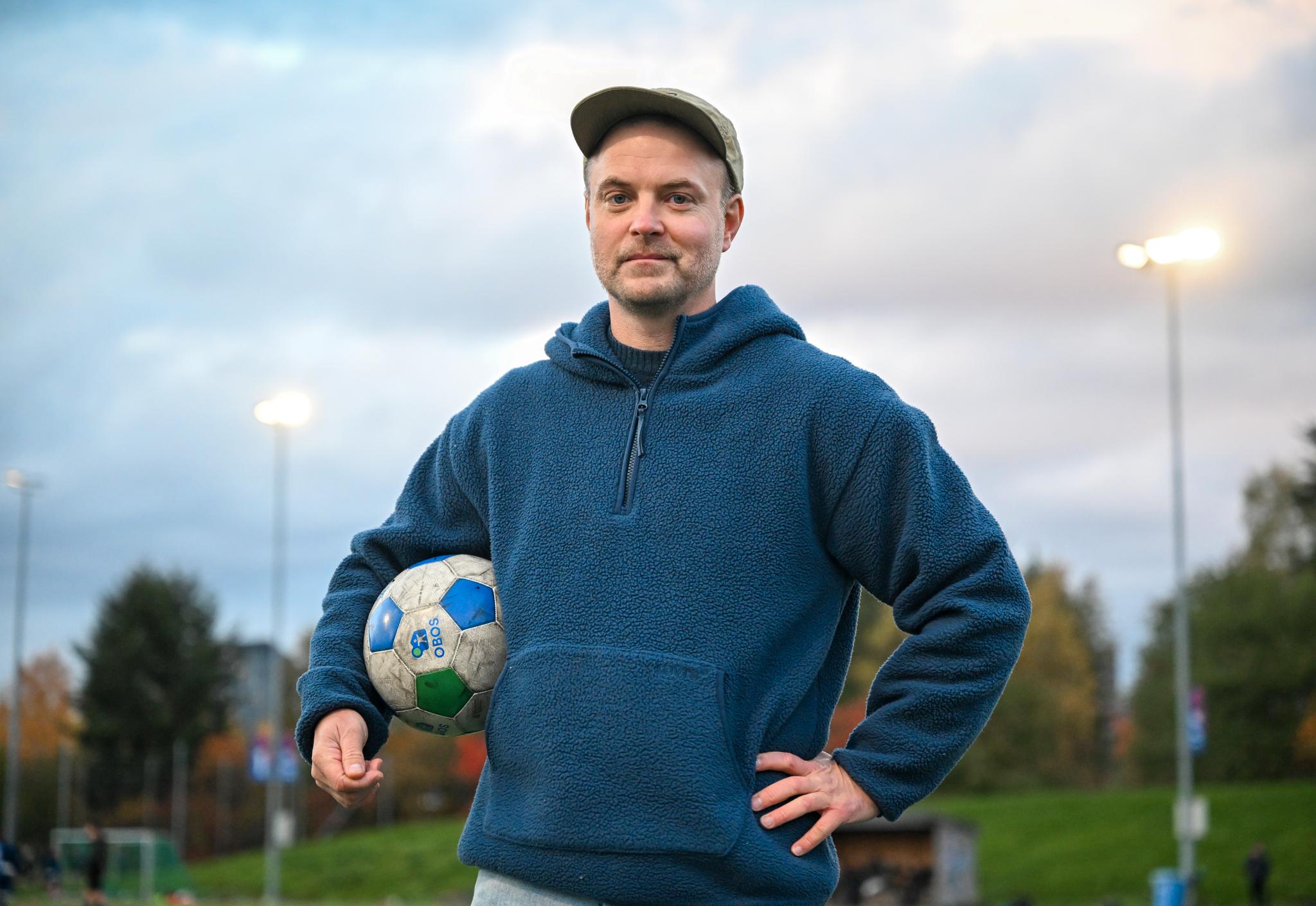 Pappatrener slår alarm: – Systemet i barnefotballen i Oslo er i krise