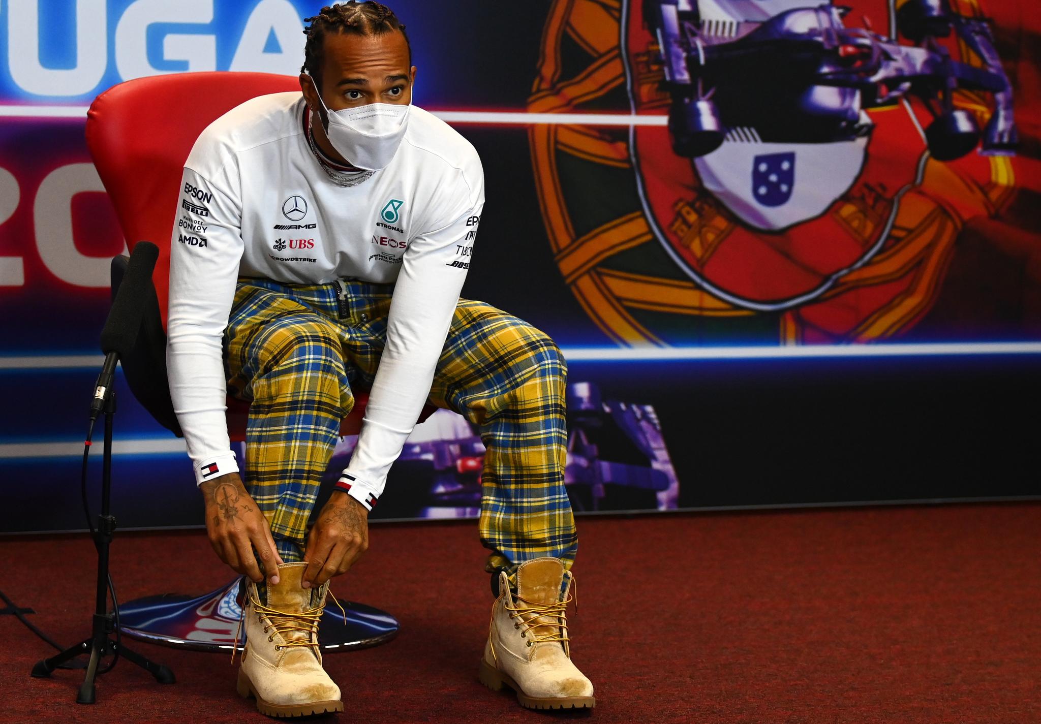 KLAR: Lewis Hamilton under fredagens pressekonferanse foran Portugals Grand Prix.