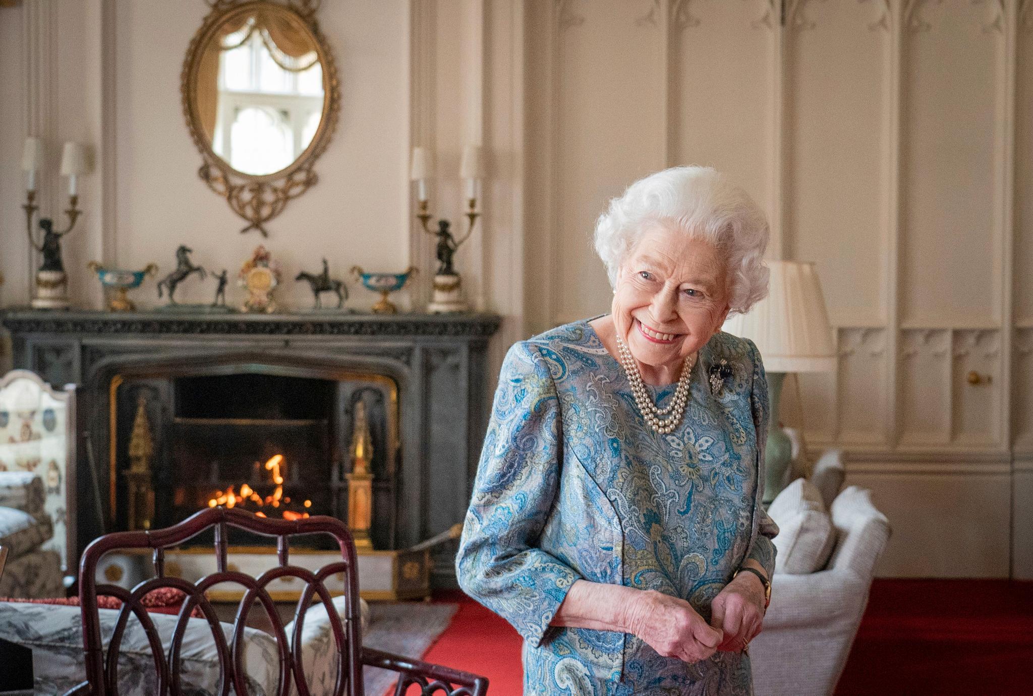 Dronning Elizabeth har hatt flere digitale audienser den siste tiden. Men i slutten av april møtte hun den sveitsiske presidenten til audiens på Windsor Castle.