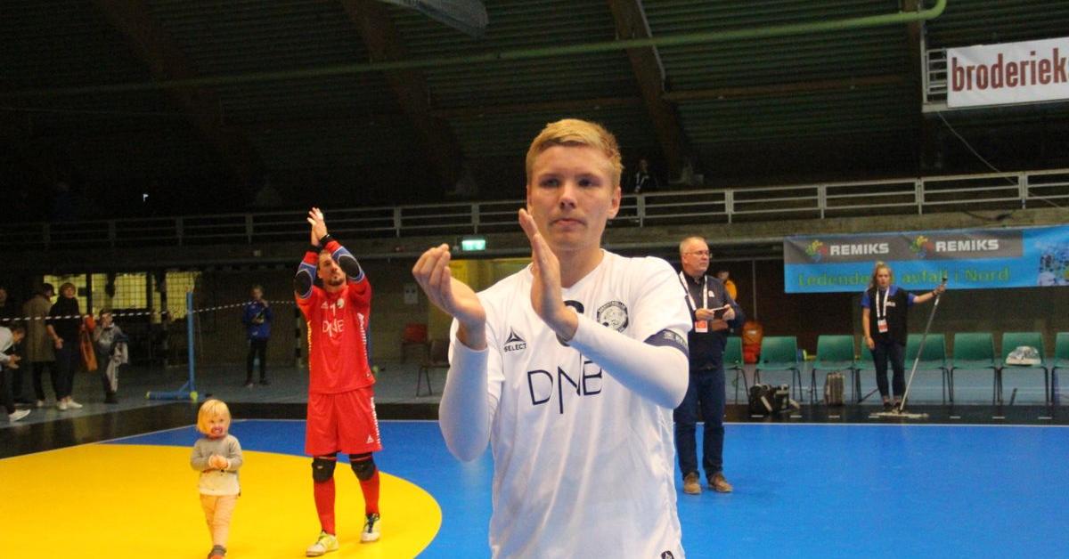 LANDSLAGSSPILLER: Tobias Schjetne, her etter kvalifiseringsspiller for Sjarmtrollan i UEFA Futsal Cup tidligere i år, har spilt begge kampene så langt.