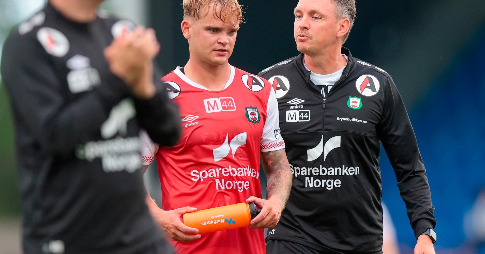 Spenningen er stor – følg Brynes første kamp etter kaoset