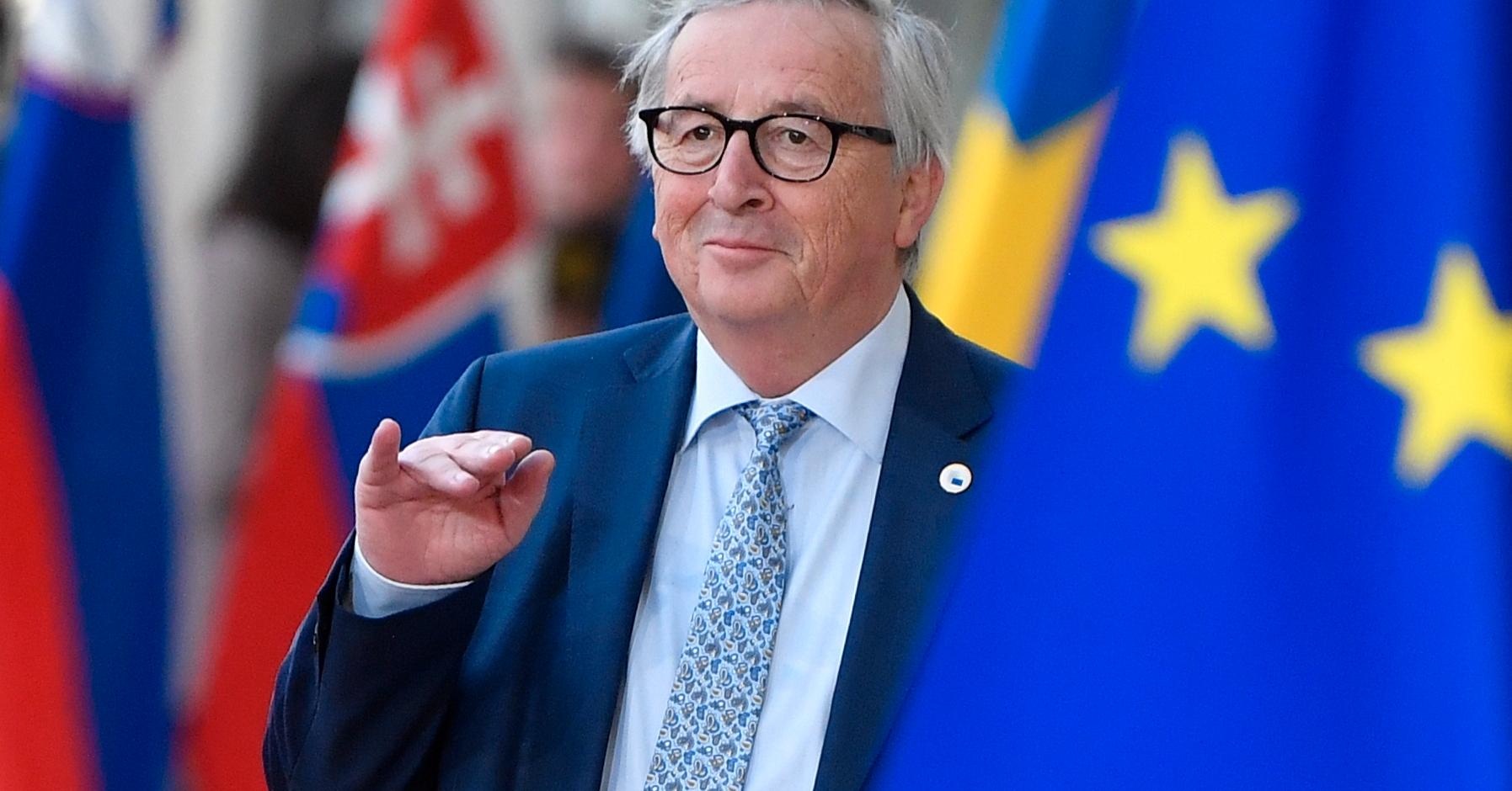EU-kommisjonens president fikk en halv million for å finne seg en ny bolig i Brussel. Men Jean-Claude Juncker valgte å bli boende på hotellet. Nå har han bodd på samme rom i fem år.