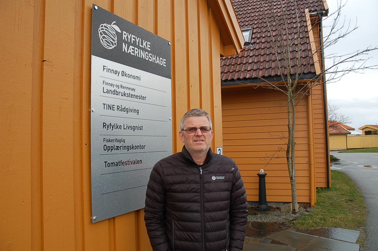 Leiar i Finnøy og Rennesøy landbrukstenester Arne Madland.|Elise Lunde. rådgjevar  i Finnøy Økonomi