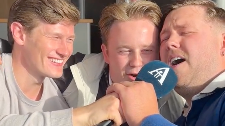 Sang Kaizers av full hals midtfjords