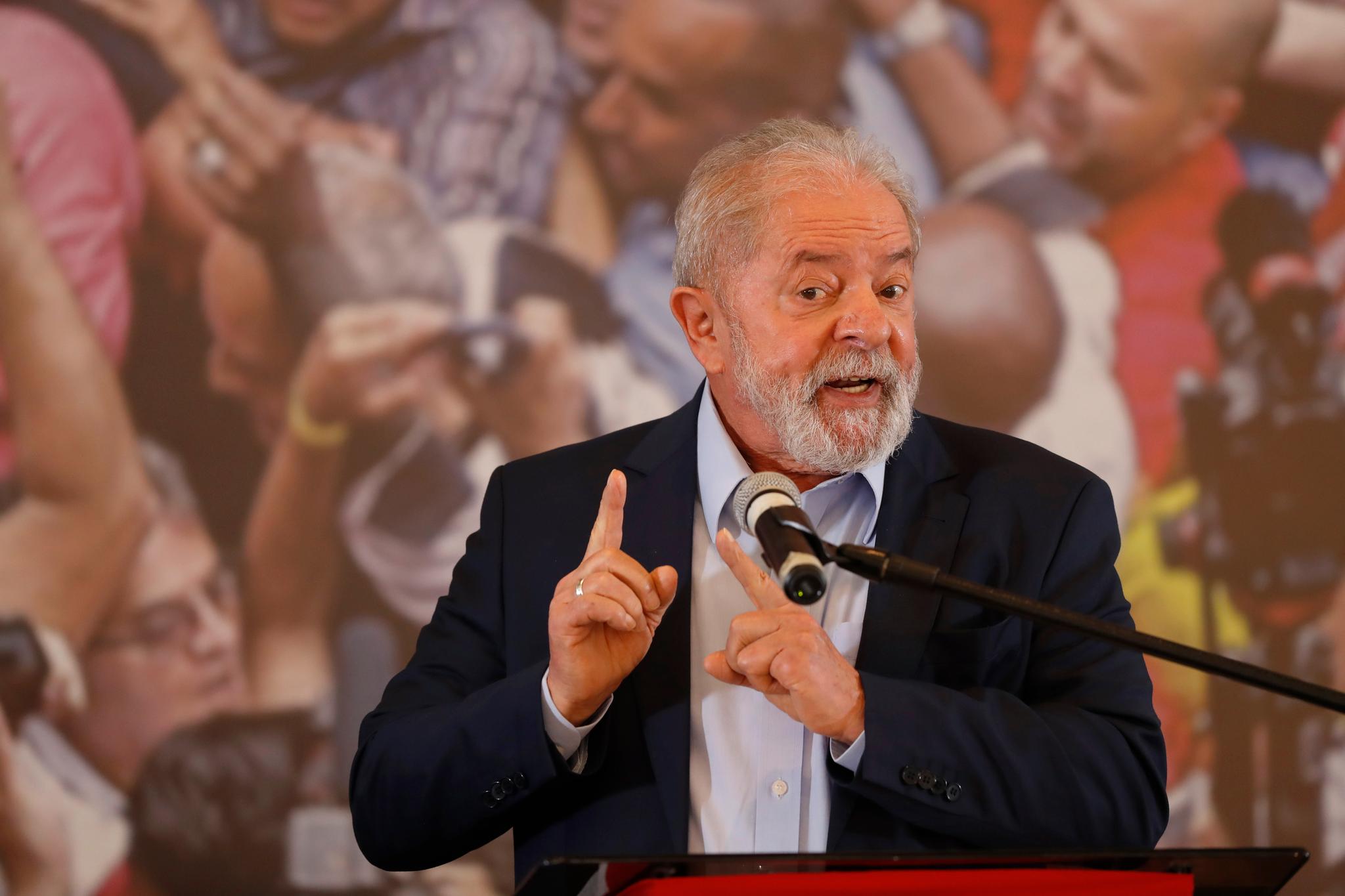 Dommene mot ekspresident Lula er opphevet. Bildet er fra hans pressekonferanse onsdag.