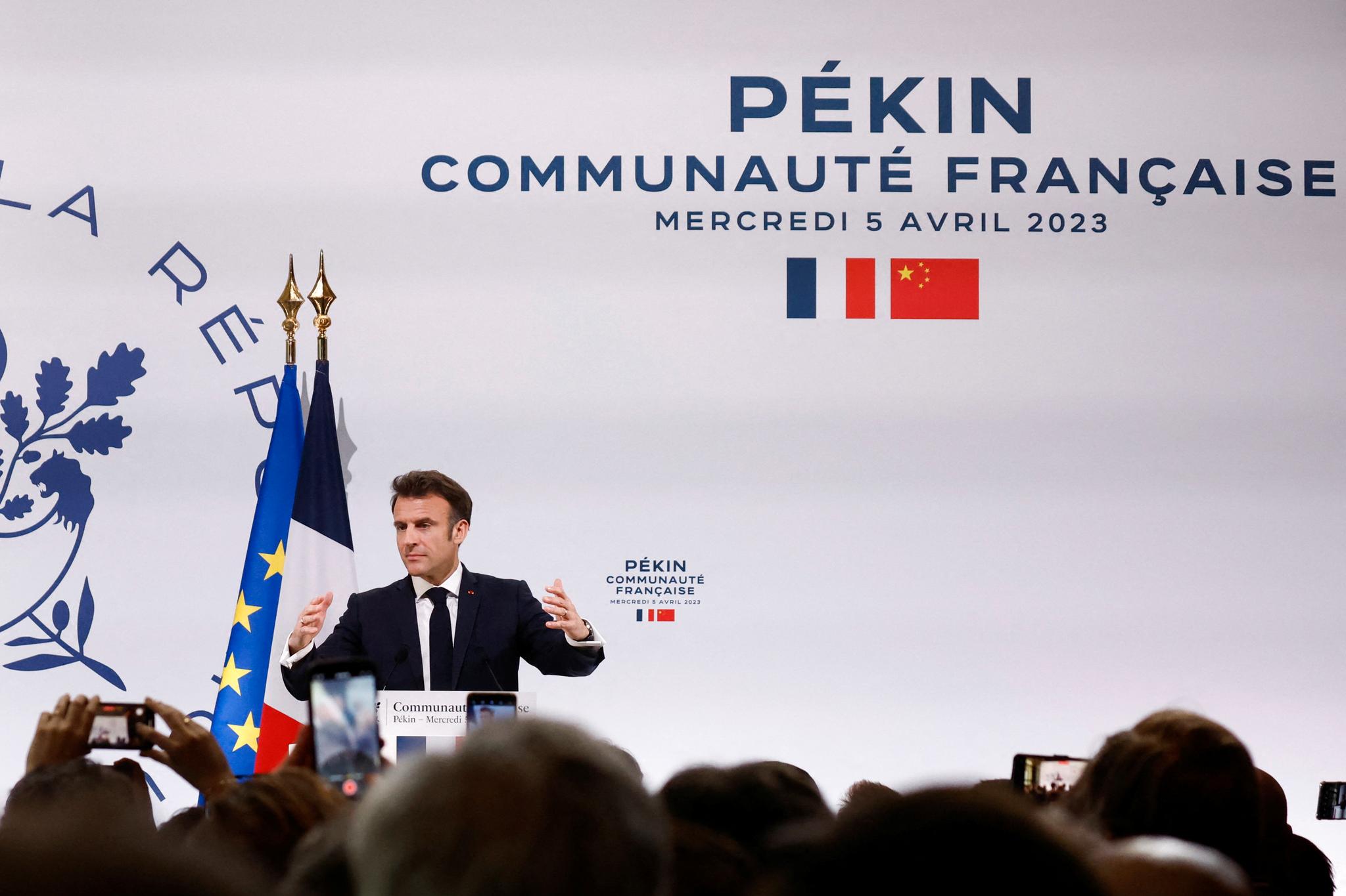 Frankrikes president talte til franskmenn i Kinas hovedstad Beijing 5. april.