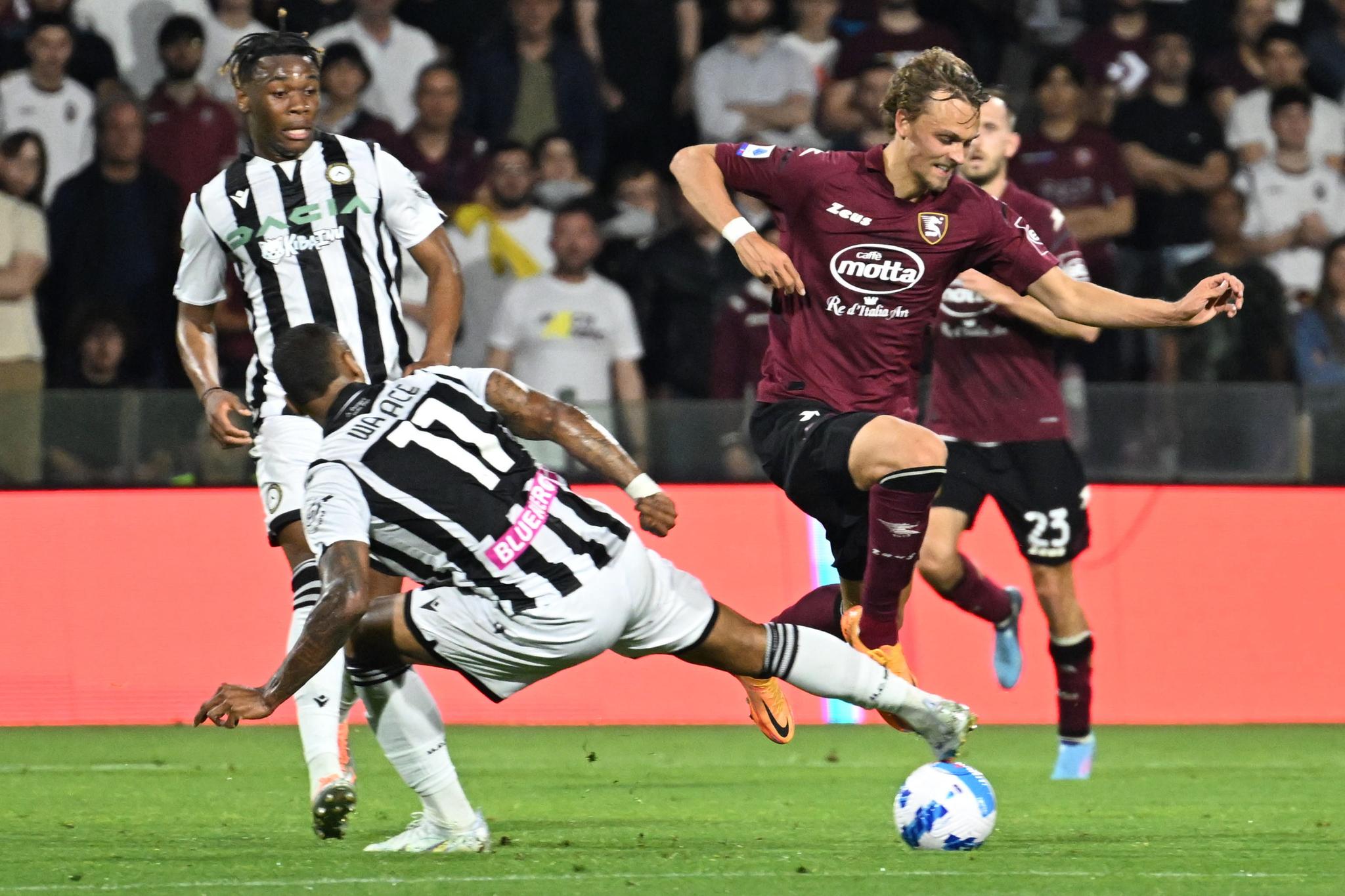 AKSJON: Emil Bohinen i aksjon mot Udinese forrige sesong. 