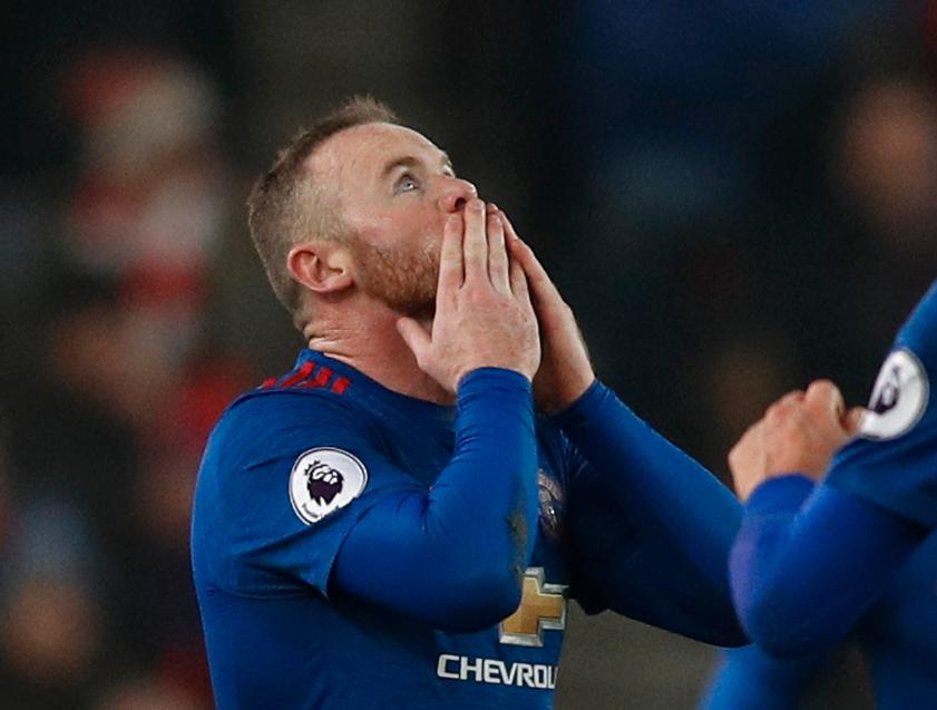 Her feirer Rooney målet som gjorde ham til Manchester Uniteds mestscorende spiller gjennom tidende. Det kom i en bortekamp mot Stoke, der Rooney scoret 1–1 på overtid og reddet ett poeng for gjestene.