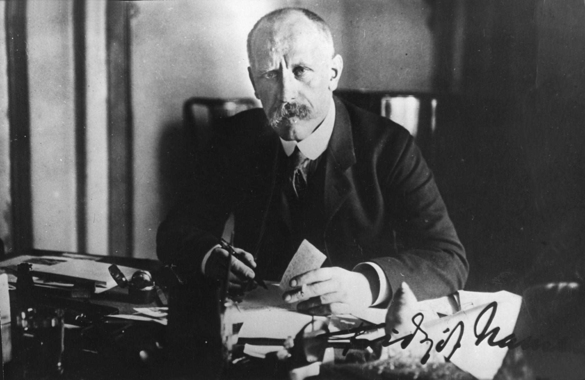 Dette bildet med autograf ga Fridtjof Nansen til lærerinnen Konstantsija Smirnova i Krasnojarsk i 1913.