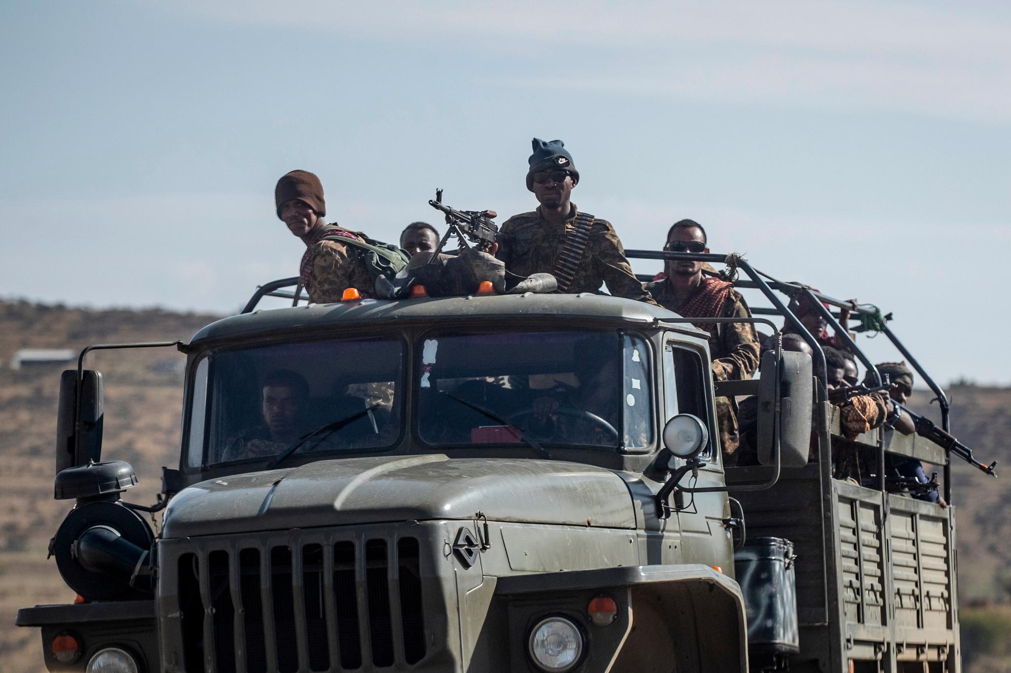 Etiopiske regjeringsstyrker kjører i Tigray-provinsen 8. mai, 2021. 