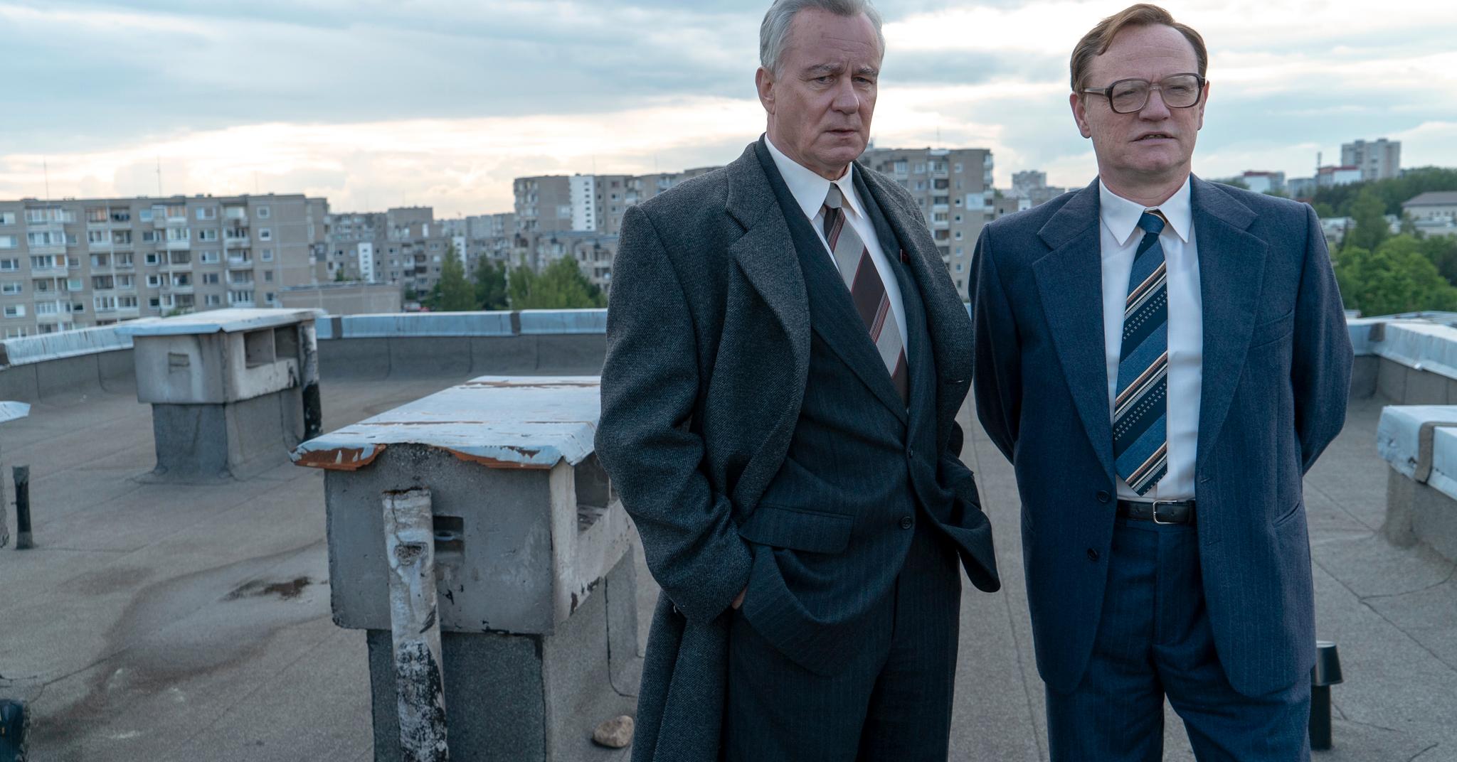Stellan Skarsgård og Jared Harris spiller Boris Shcherbina og Valery Legasov i HBO-serien Chernobyl.
