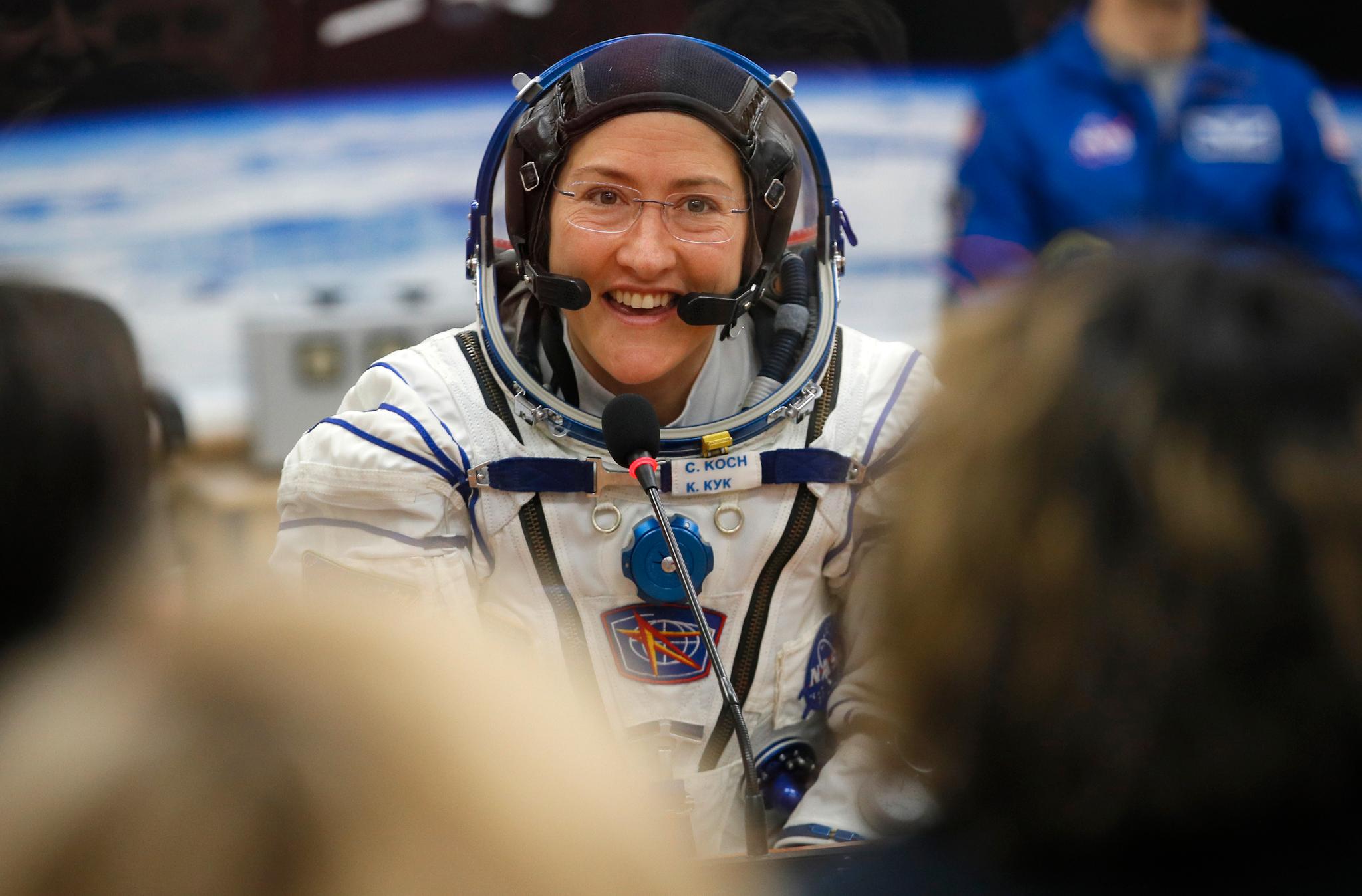 NASA-astronaut Christina Koch har skrevet historie flere ganger på sin snart elleve måneder lange ferd rundt jordkloden. 