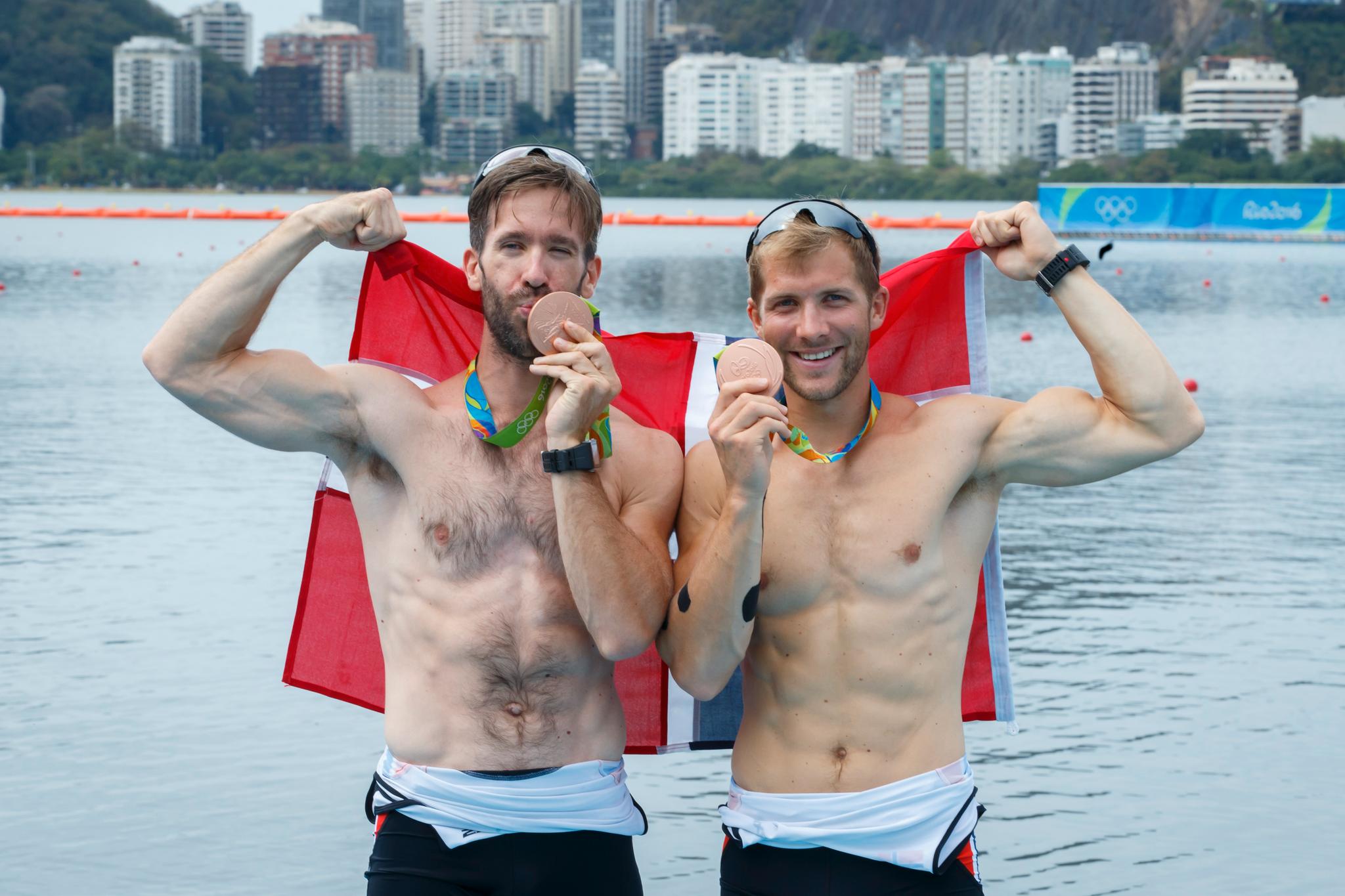 Are Strandli (t.v.) og Kristoffer Brun var lettvektere også i Rio-OL. Da ble det bronse.