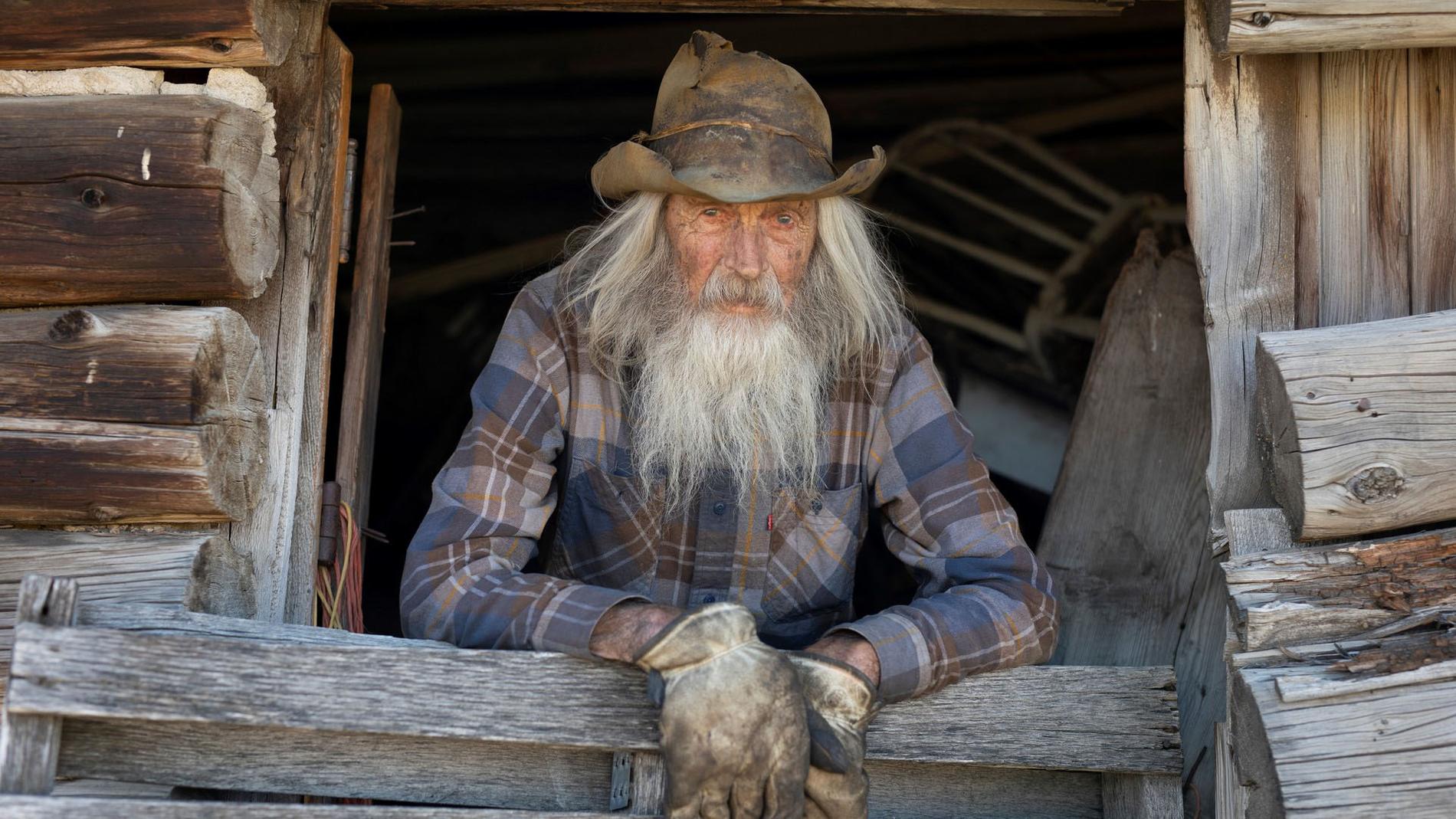 En ekte einstøing: Frode Fimland tar dokumentarpublikummet med for å møte den siste norske cowboyen, John Høiland (92), sønn av en norsk immigrant som bygget seg opp en stor ranch i Montana. 