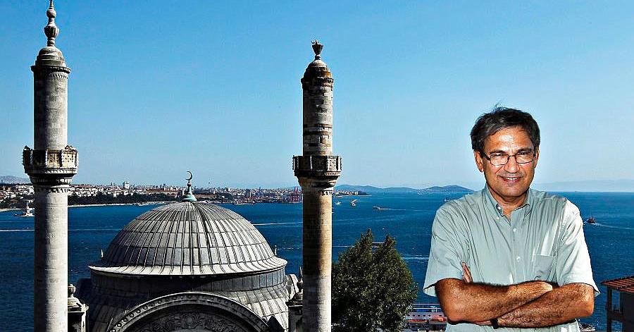 Orhan Pamuk fotografert i sin hjemby, Istanbul