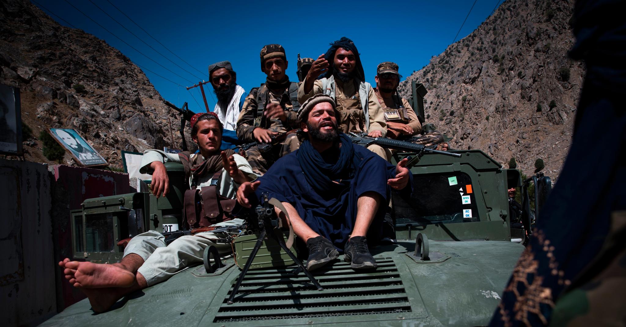 Talibankrigere kjørte mandag ut av Panjshirdalen i triumf.