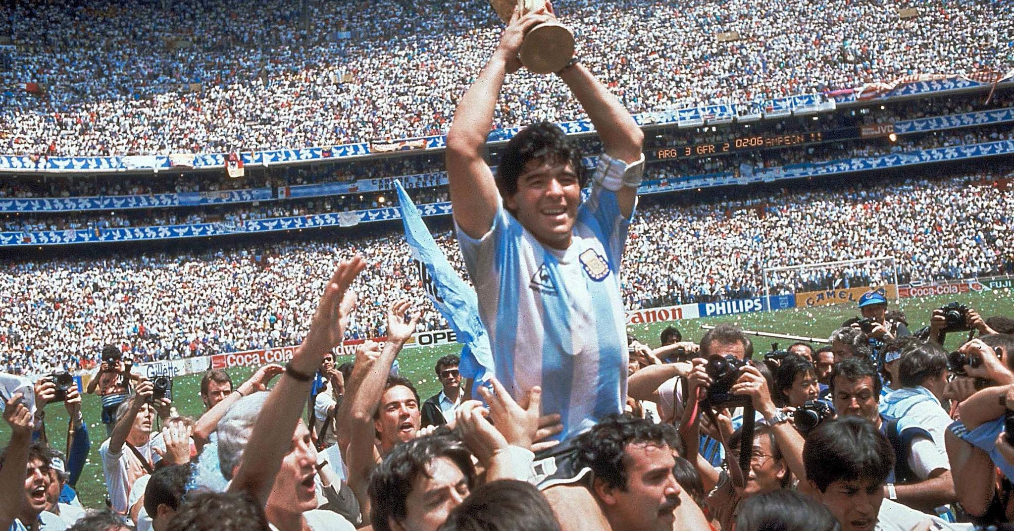 Ingen over, ingen ved siden i VM 1986. Jon Michelet og Dag Solstad skrev godt om Diego Maradonas maktdemonstrasjon i verdensmesterskapet.