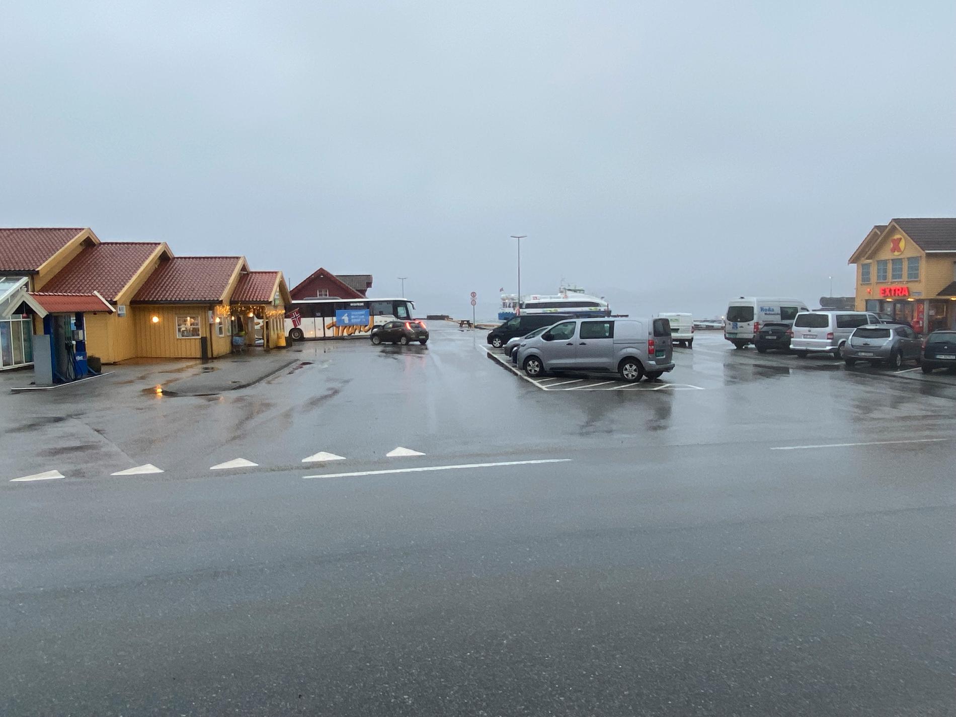 Det blir grått vêr i dag og i morgon på Finnøy, men det lysnar på fredag. 