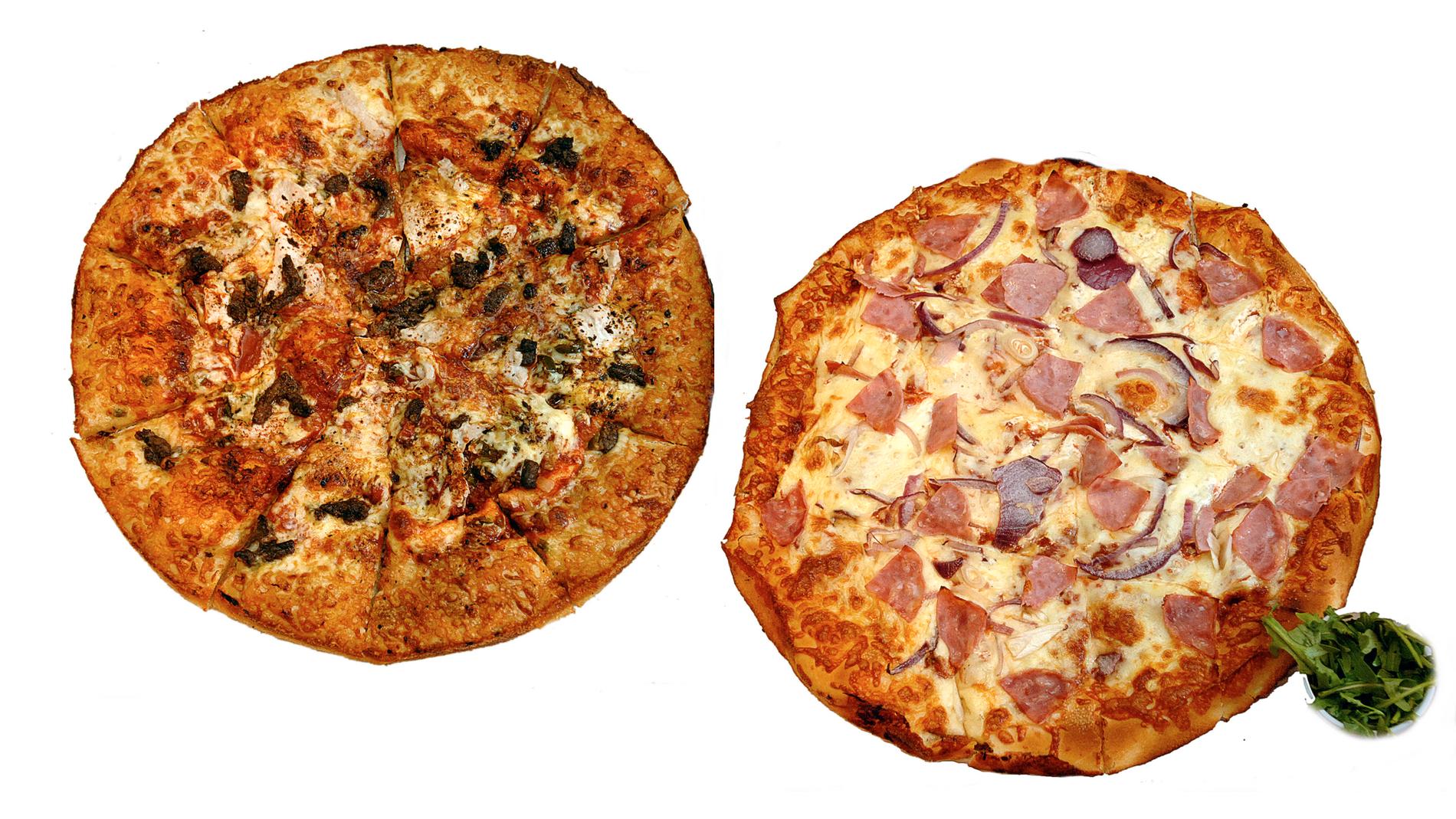 FOR LIKE: Pizzaen fra venstre er fra Dolly Dimple's, mens den andre er fra konkurrenten Peppes. De to kjedene er for like til å kunne slå seg sammen, mener Konkurransetilsynet.