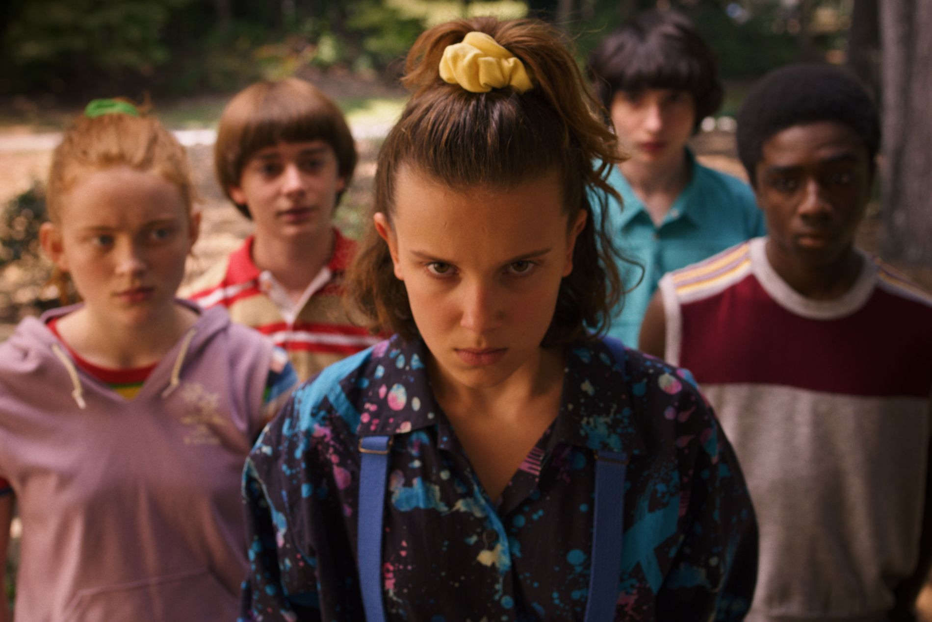 Millie Bobby Brown (i midten) i rollen som Eleven og Netflix-serien «Stranger Things».